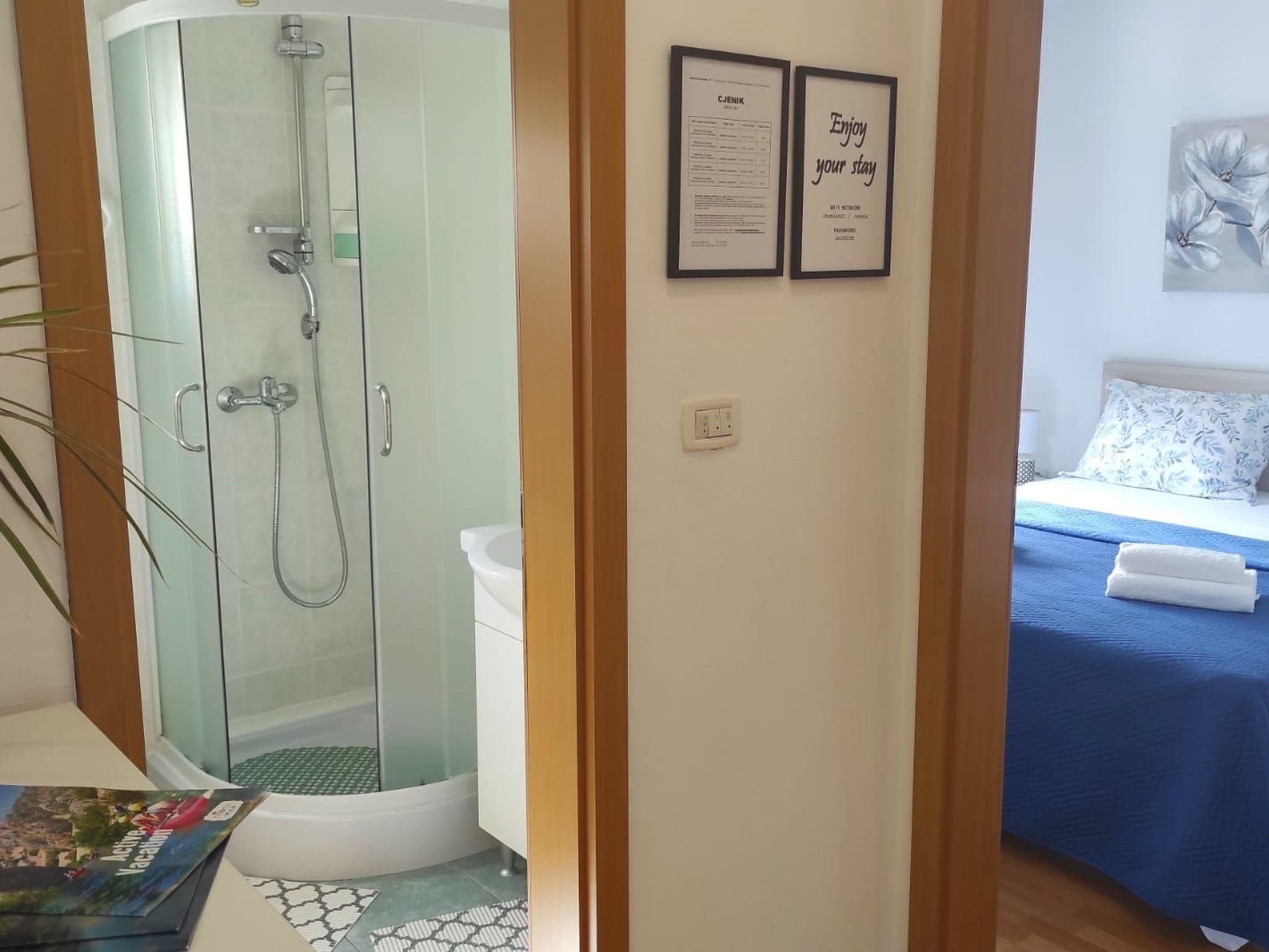 Appartement mit Balkon-Drinnen