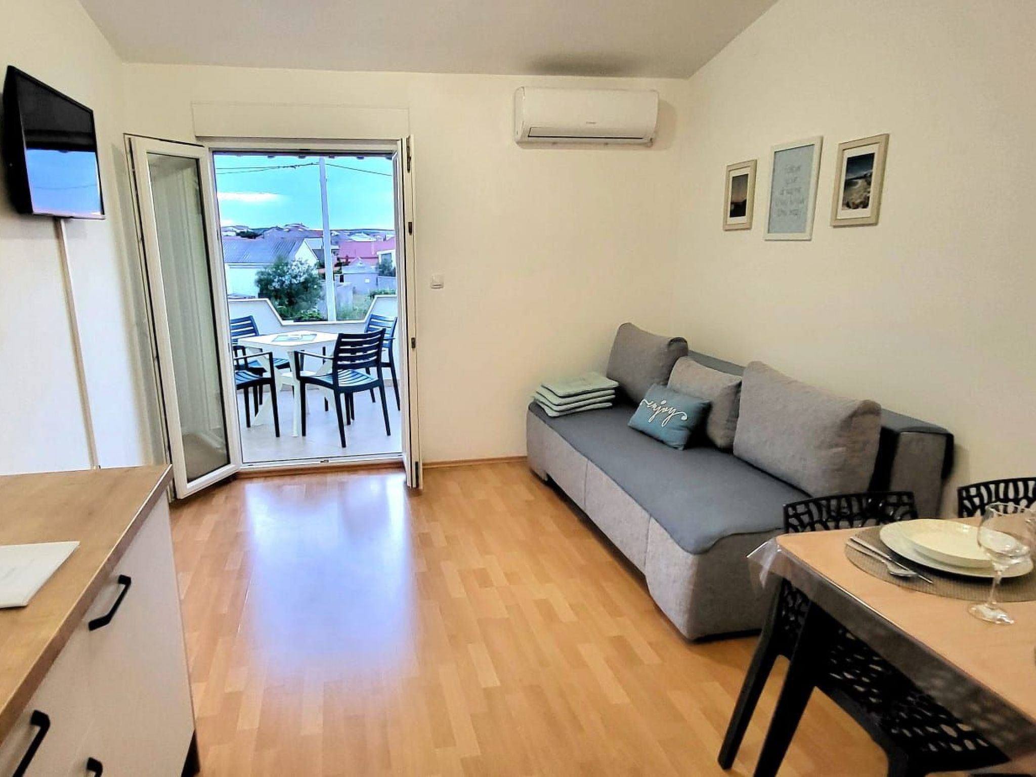 Appartement mit Balkon-Image-tags.info