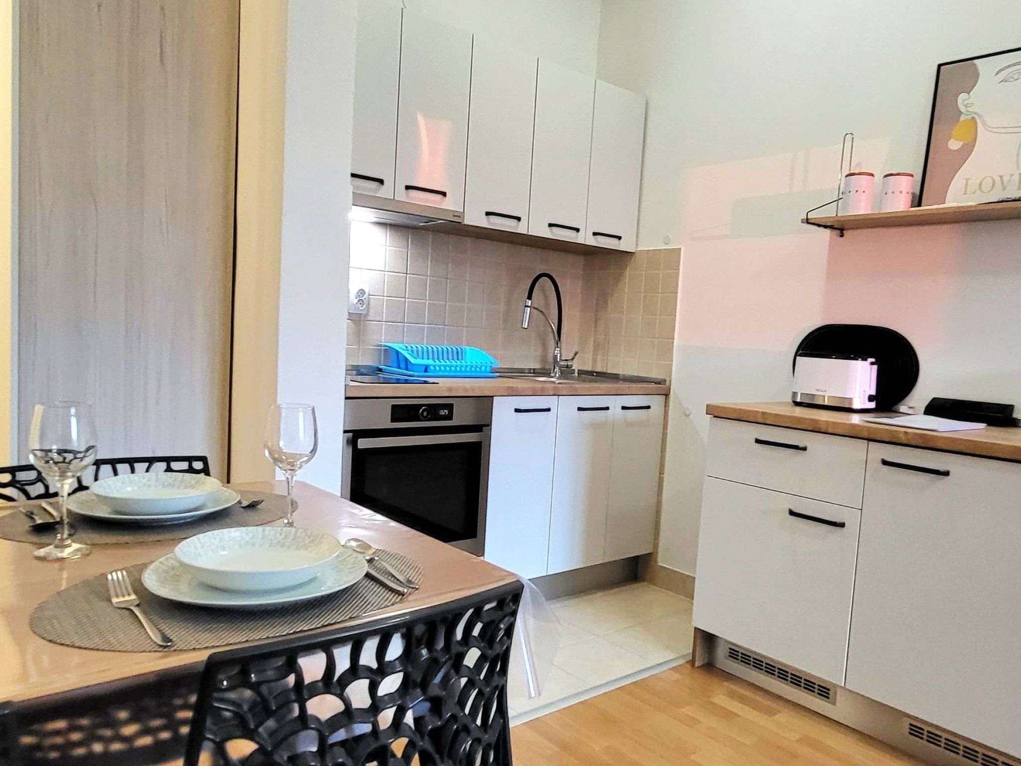 Appartement mit Balkon-Image-tags.info