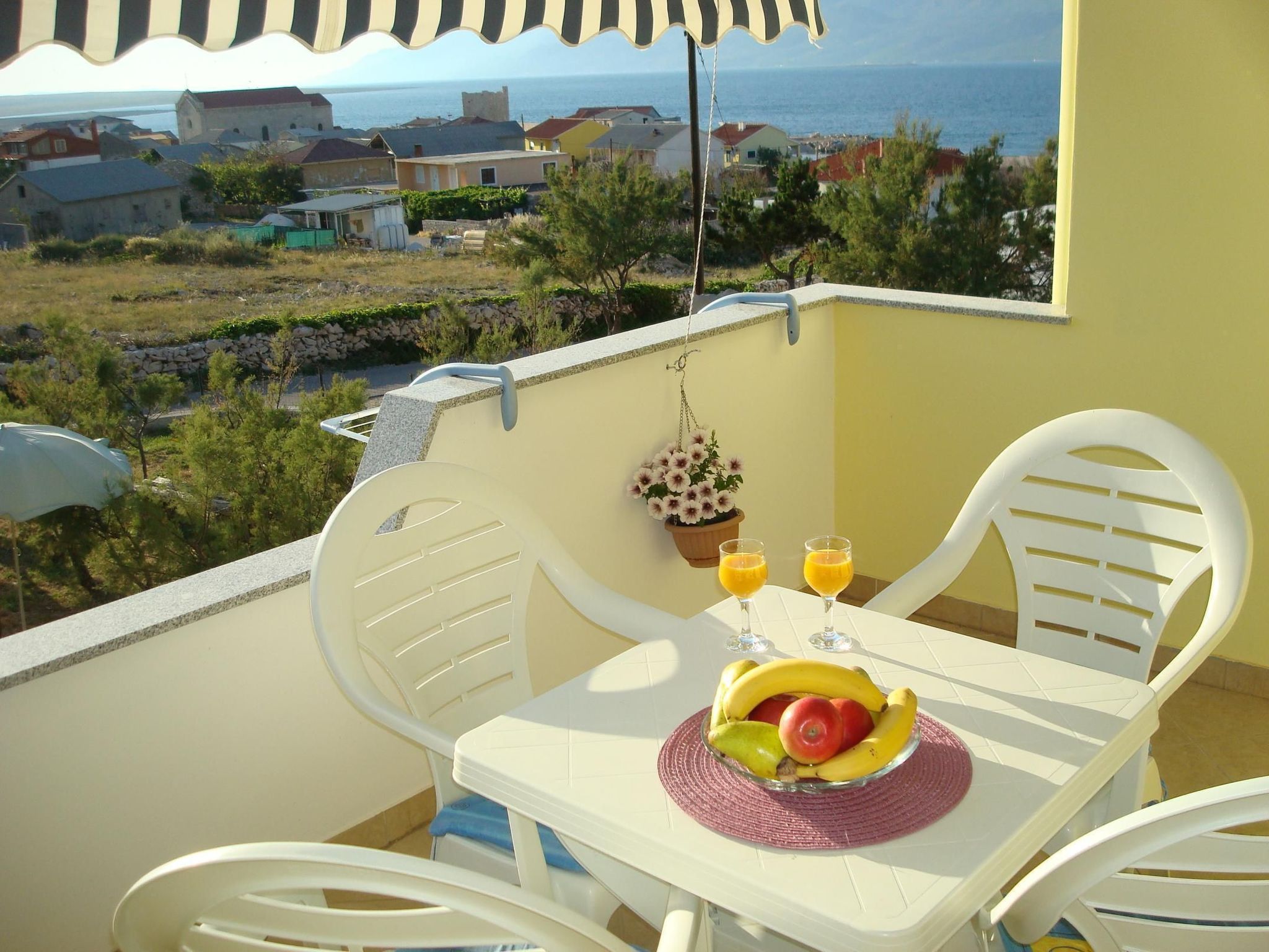 Appartement mit Balkon