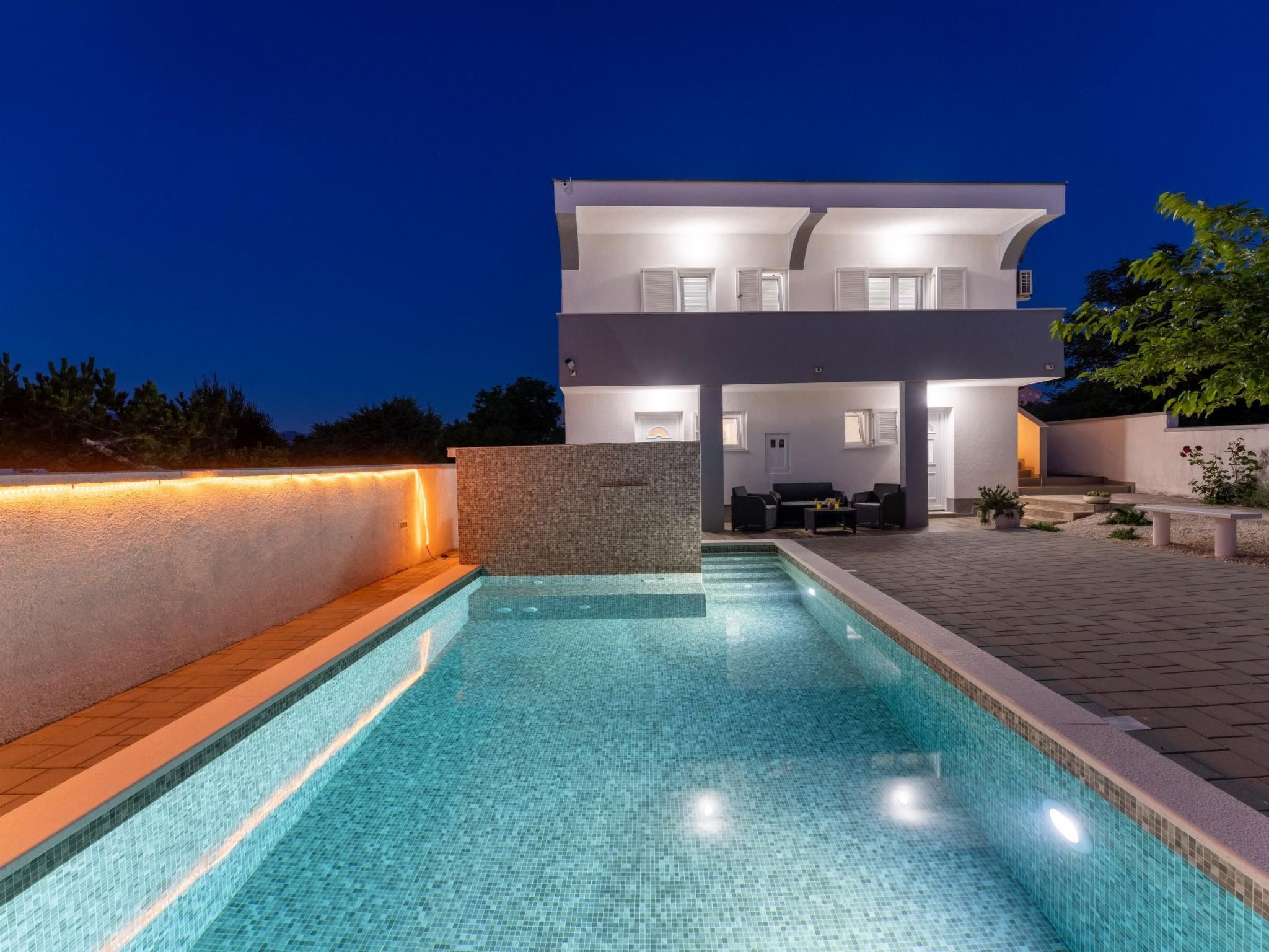 Vakantiehuis met omheinde tuin in Razanac (Kroatië) 1 hond is welkom