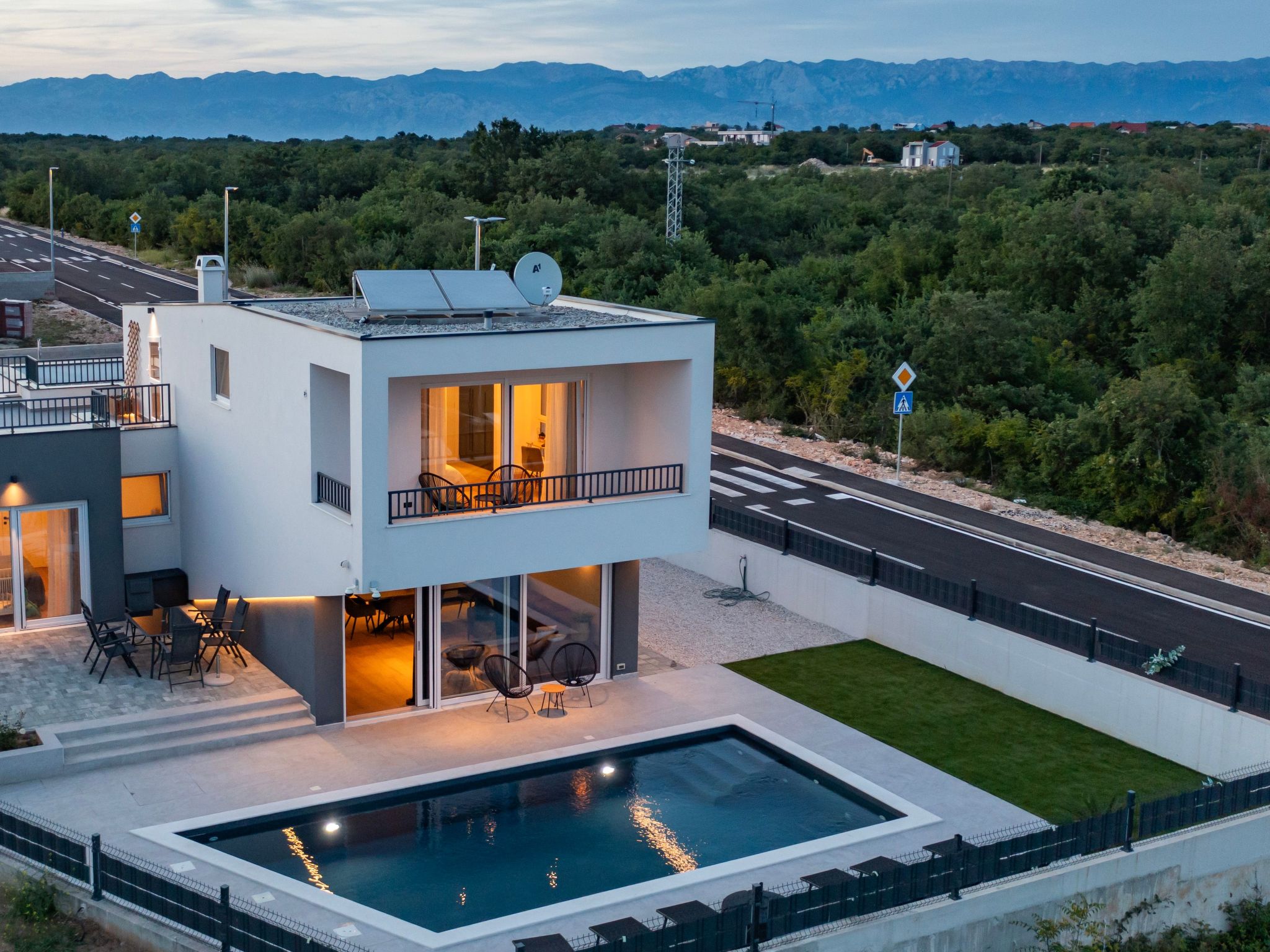 Vakantiehuis met privé zwembad in Policnik (Kroatië) voor 6 personen