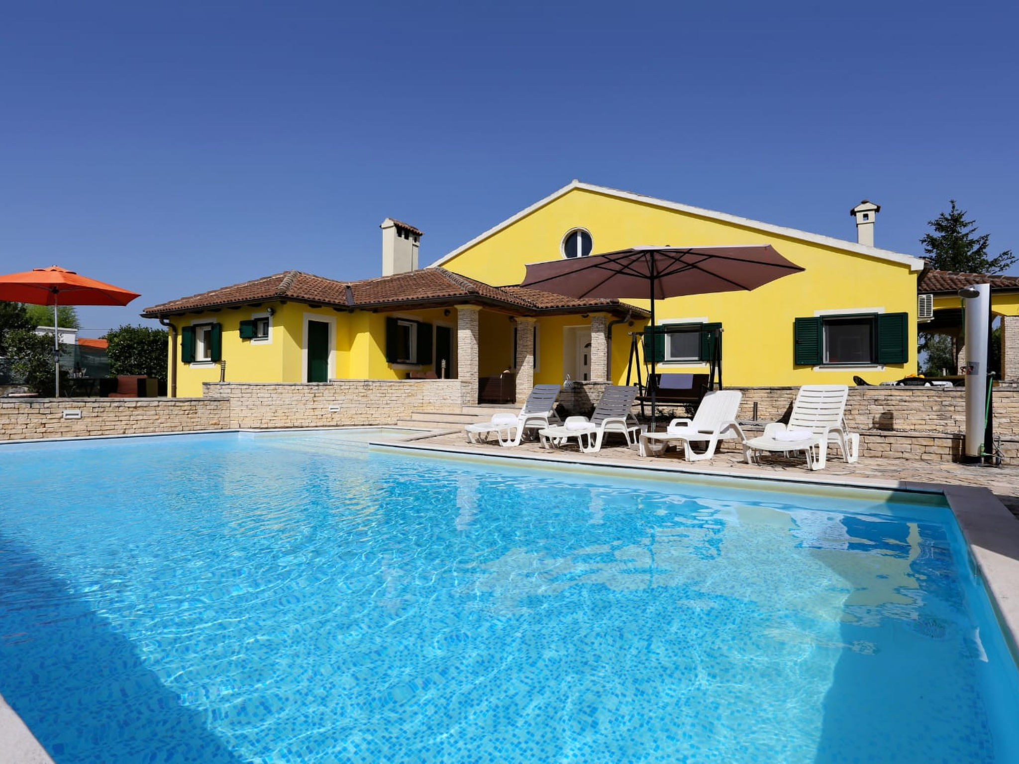 Villa Ana with large pool