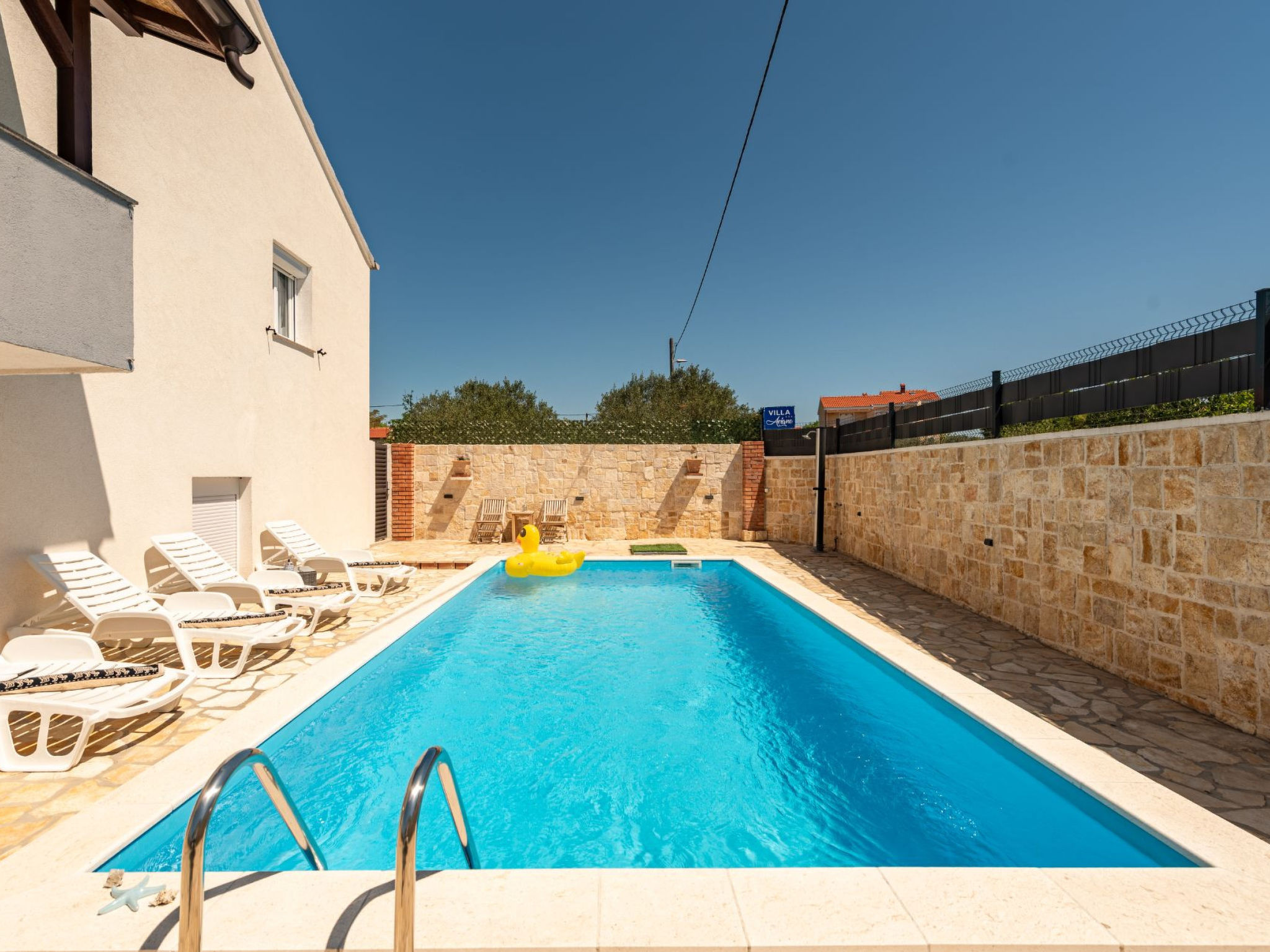 Villa Ariane with pool - Binnen