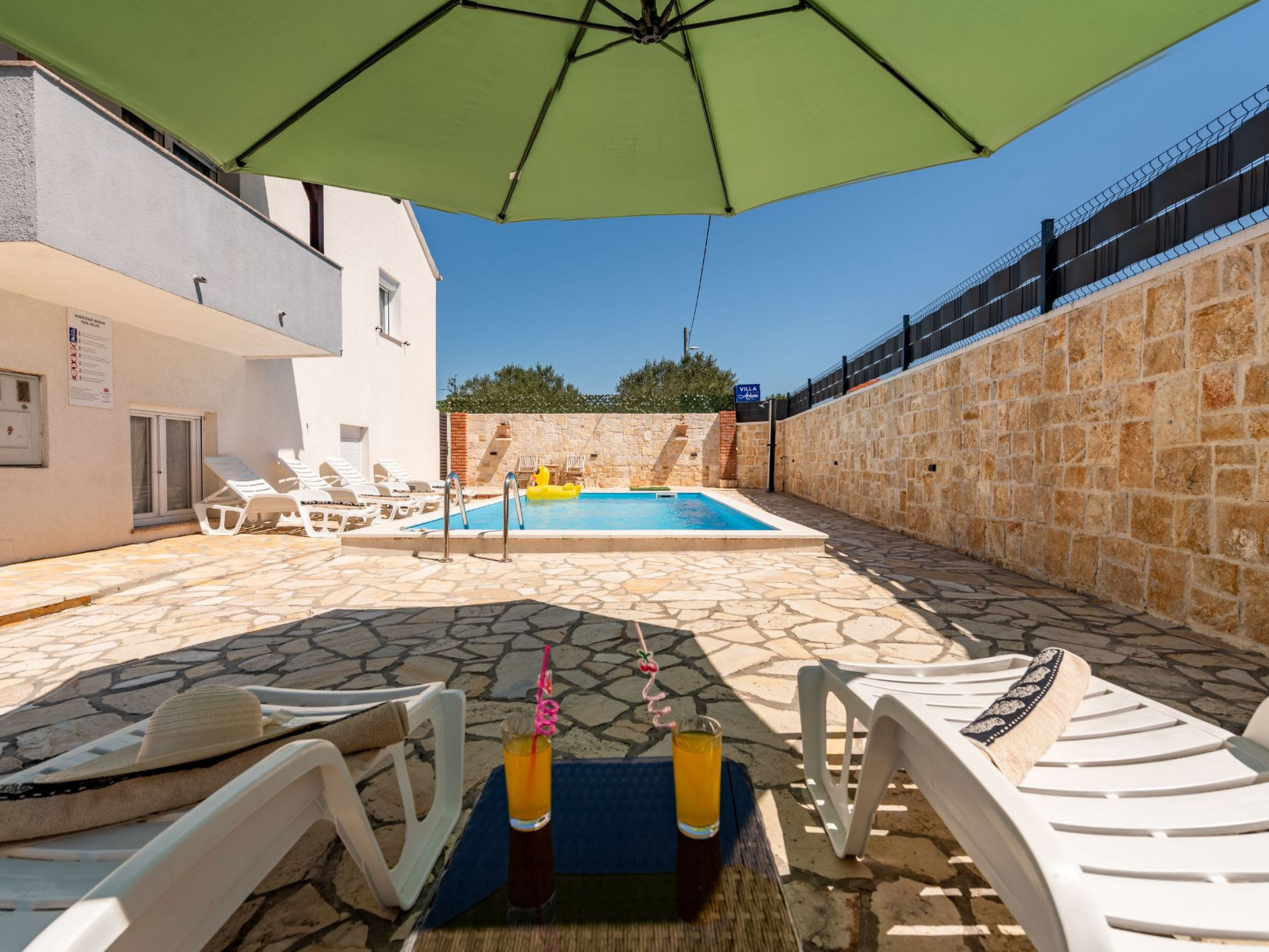 Villa Ariane with pool - Binnen