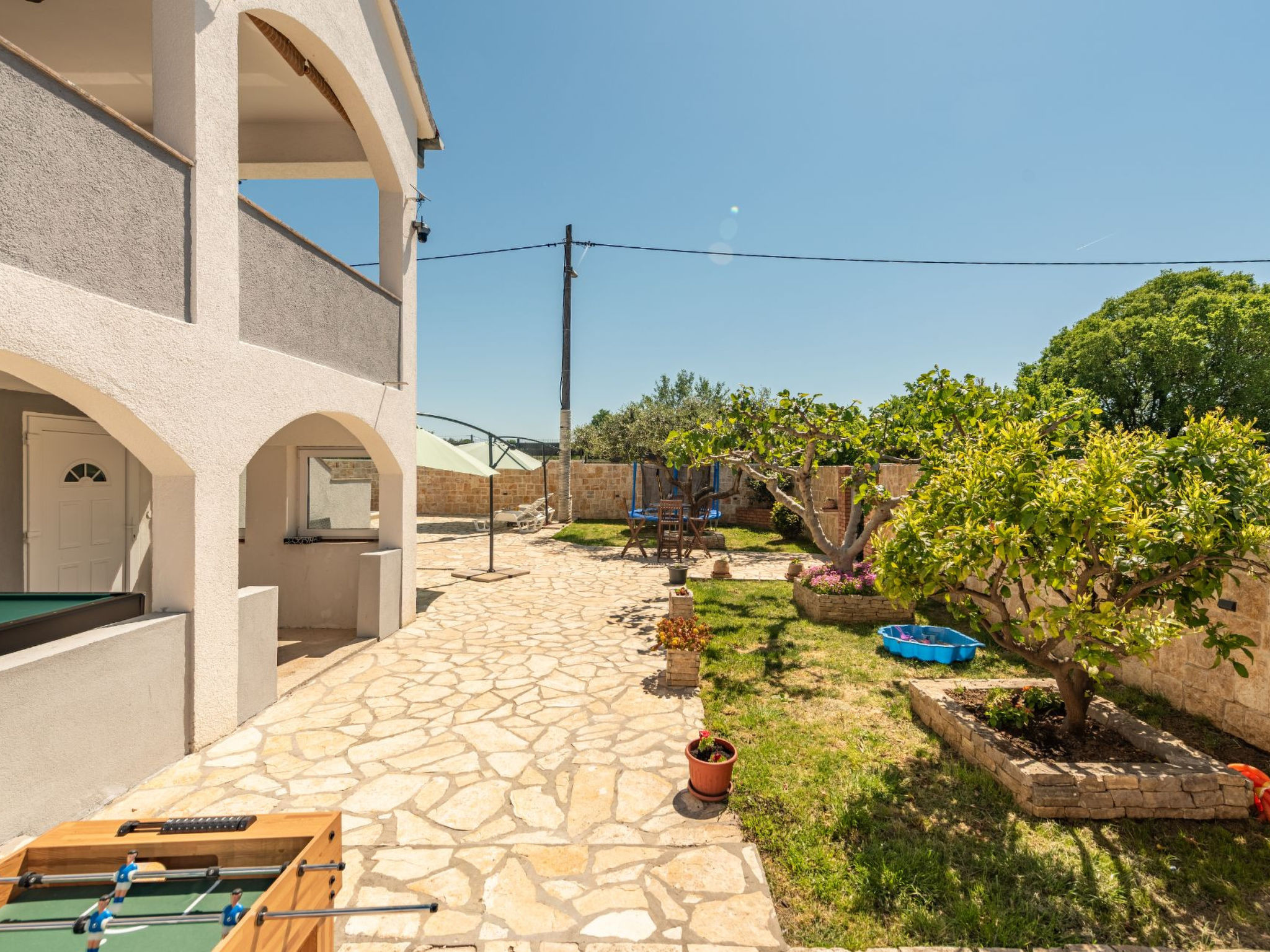 Villa Ariane with pool - Buiten