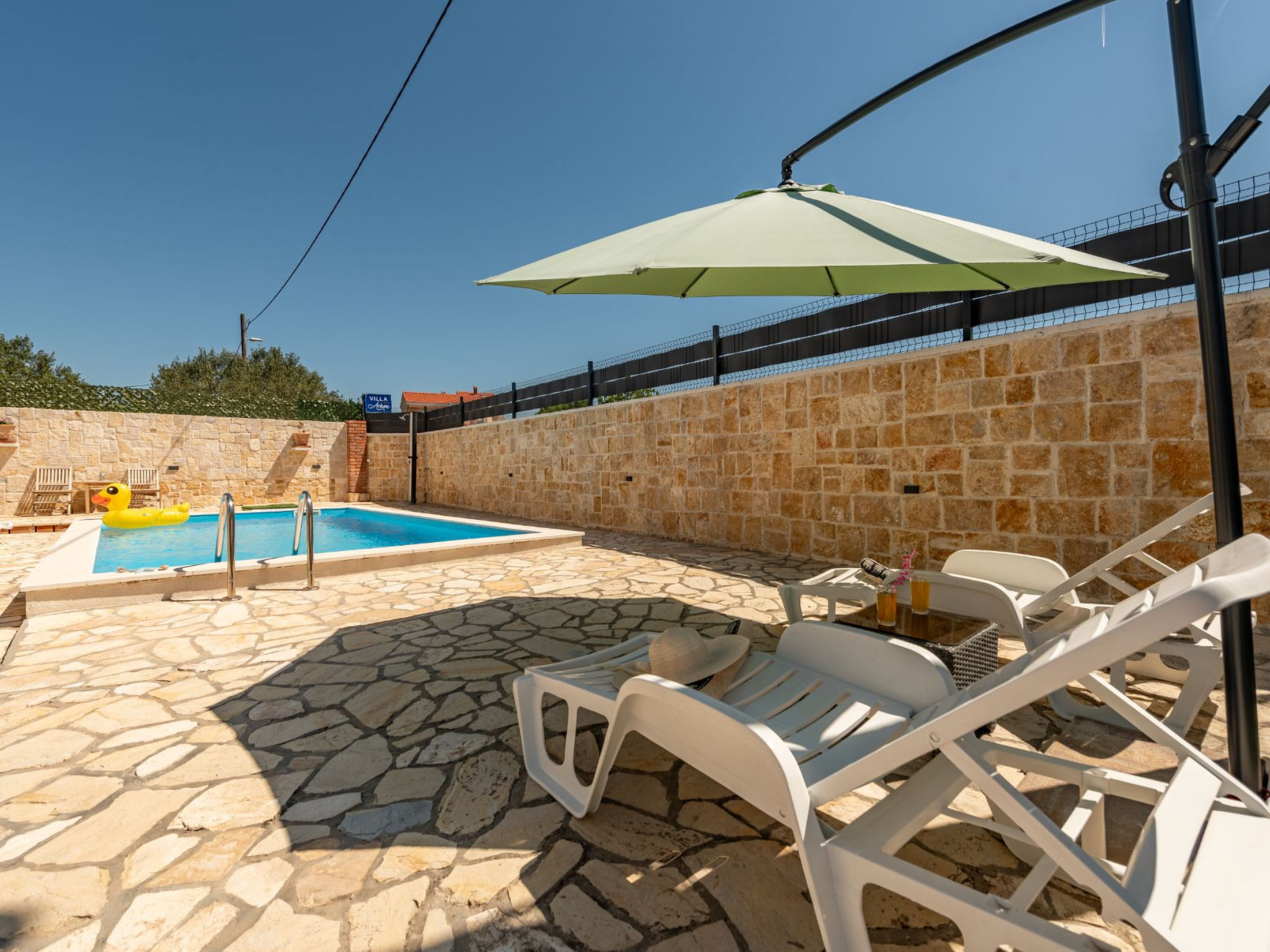 Villa Ariane with pool - Binnen