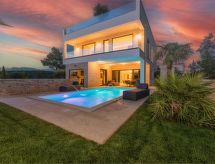 Villa Four Seasons Ljubac: Luxe & Zeezicht op 30 meter van het strand - thumbnail 2