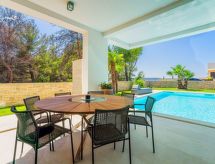 Villa Four Seasons Ljubac: Luxe & Zeezicht op 30 meter van het strand - thumbnail 4