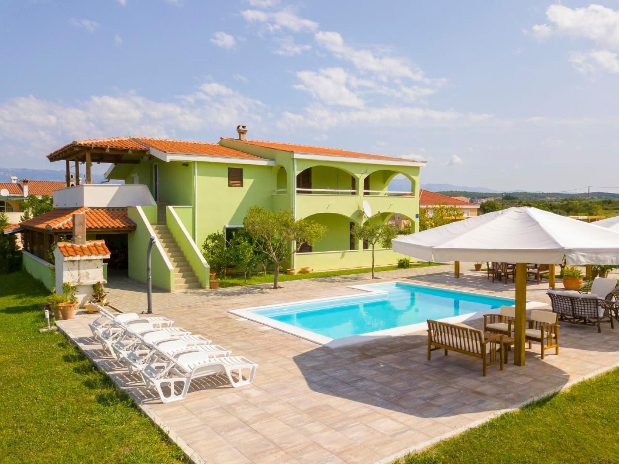 Wohnung mit Whirlpool-Drinnen