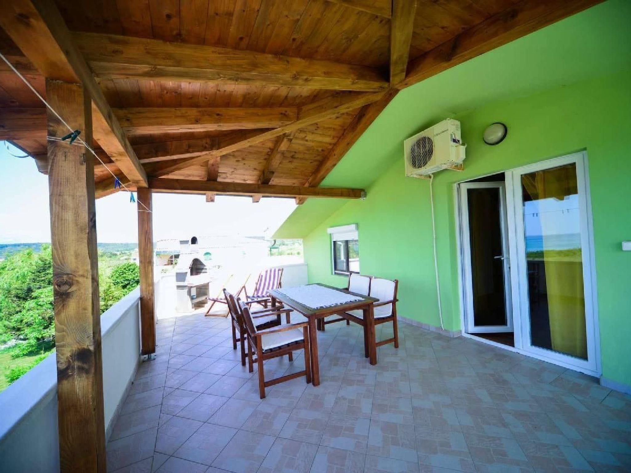 Wohnung mit Whirlpool-Drinnen