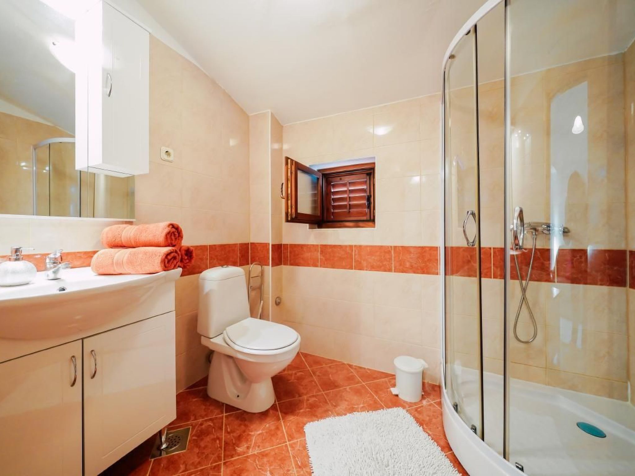 Wohnung mit Whirlpool-Binnen