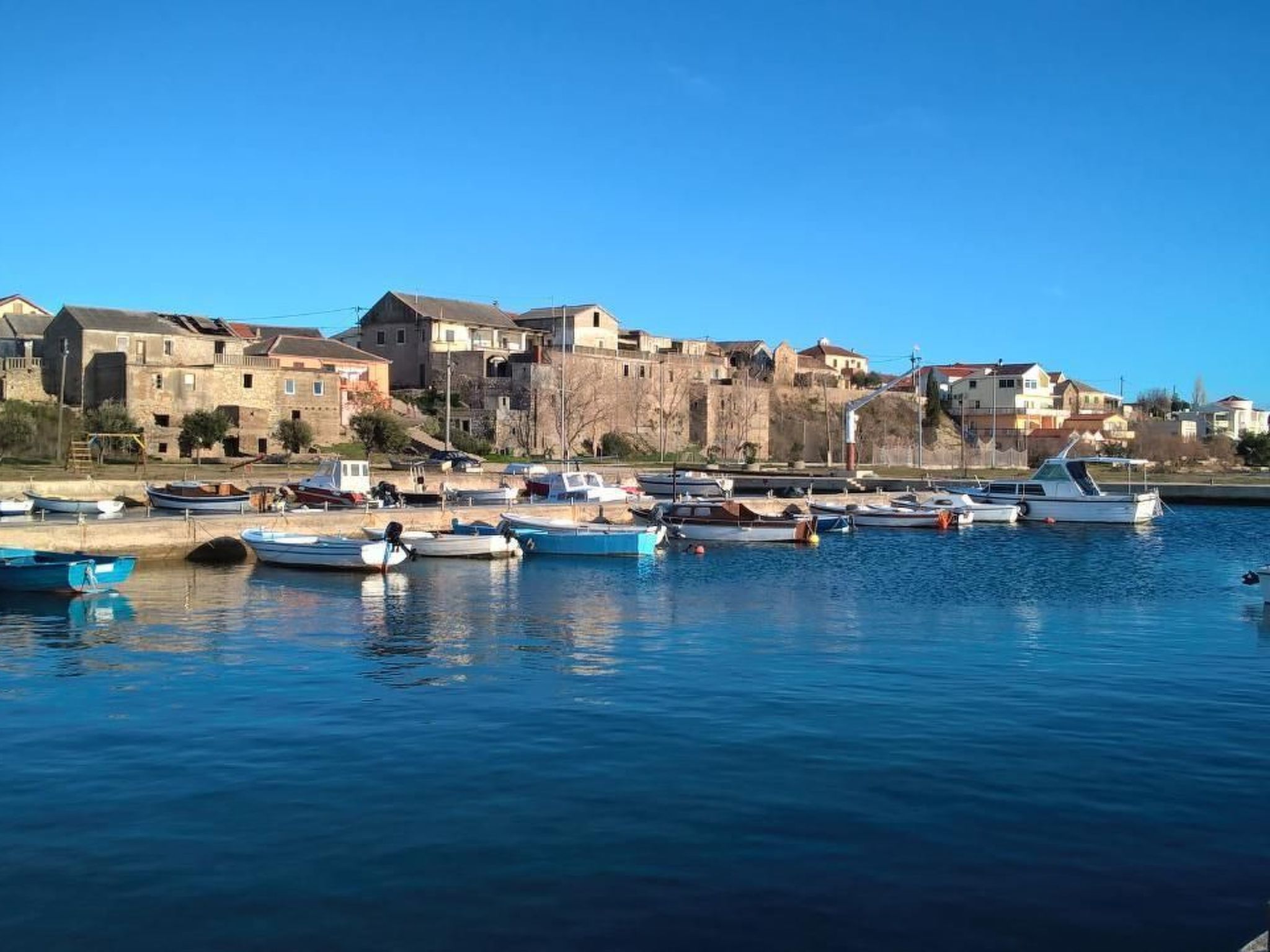 Wohnung in Ljubač mit Großem Garten-Binnen