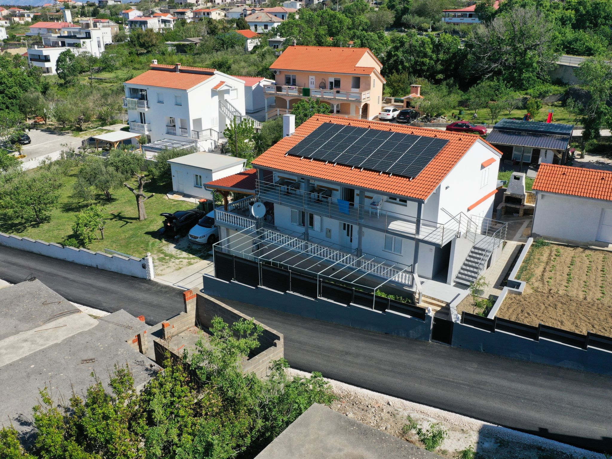 "Zara" mit Blick auf das Wasser-Drinnen