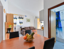 Appartement Jadran in Sabunike: 180m van zee met zwembad - thumbnail 4