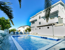 Appartement Jadran in Sabunike: 180m van zee met zwembad - thumbnail 1