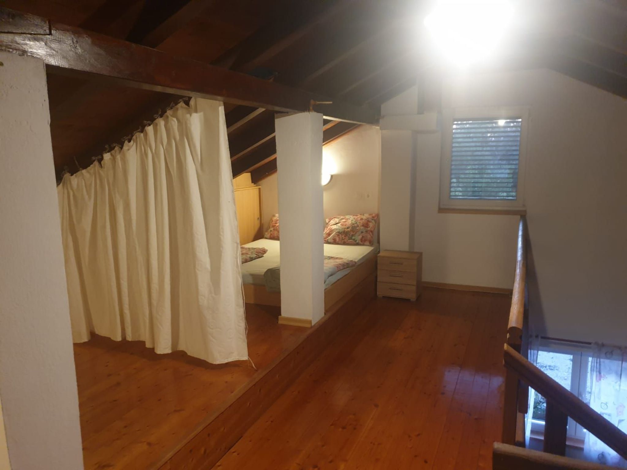 Photo of Am Fluss gelegenes Haus mit Galerieschlafplätzen