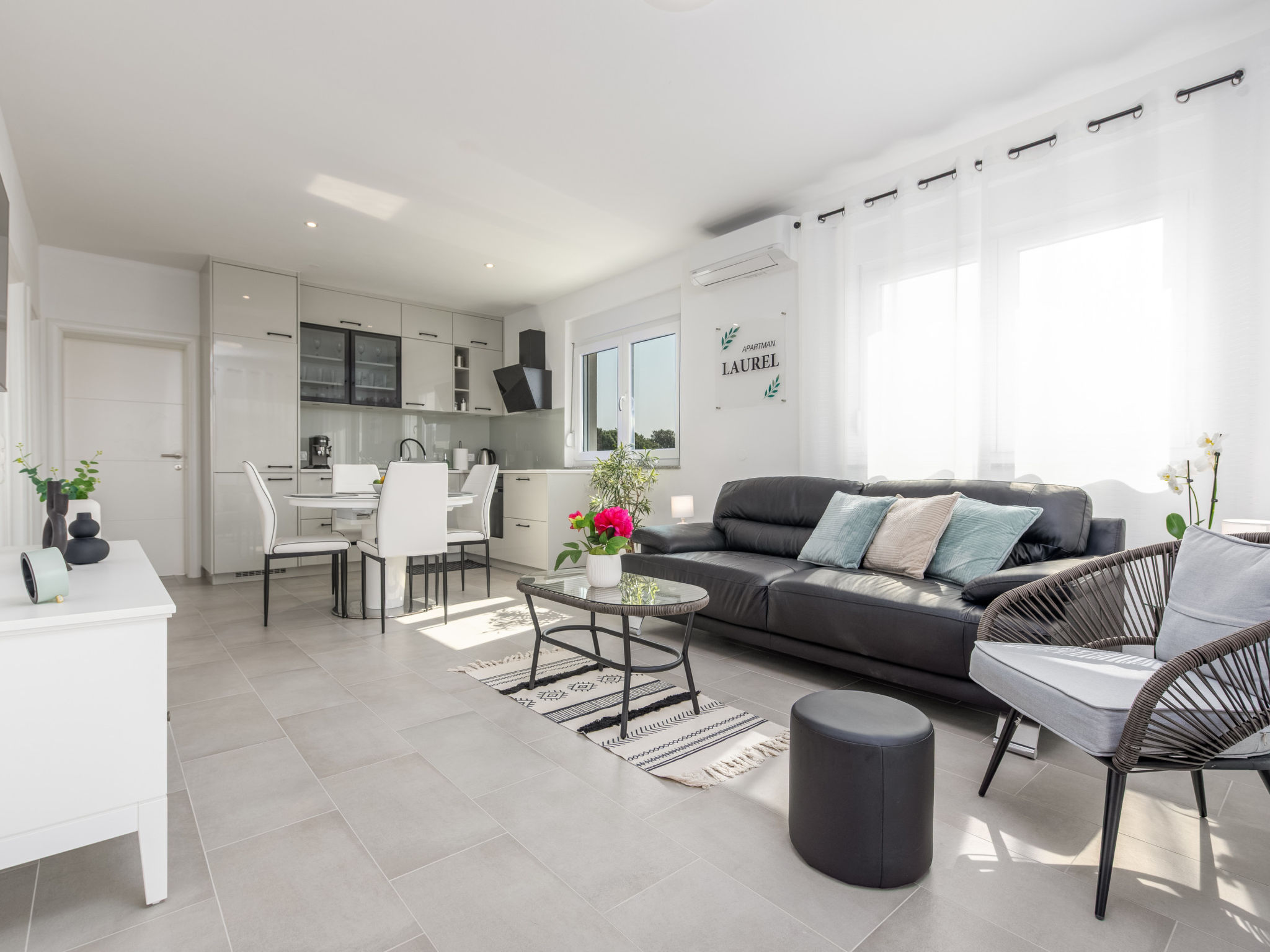 Photo of HR4040.672.1