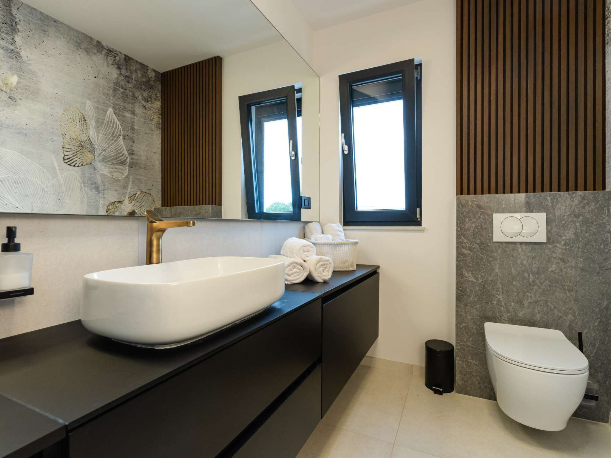 Luxury Villa Positiva with heated pool - Binnen