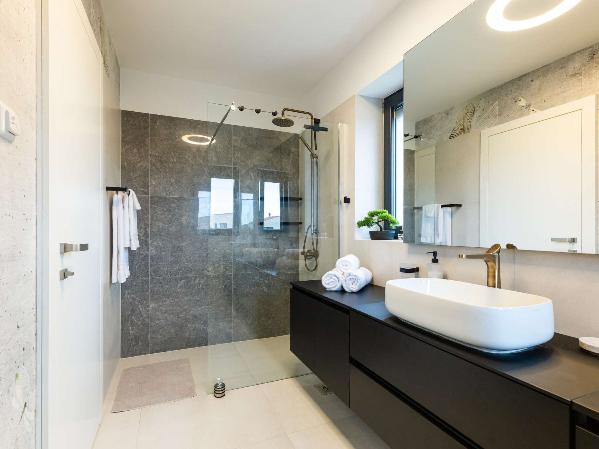 Luxury Villa Positiva with heated pool - Binnen