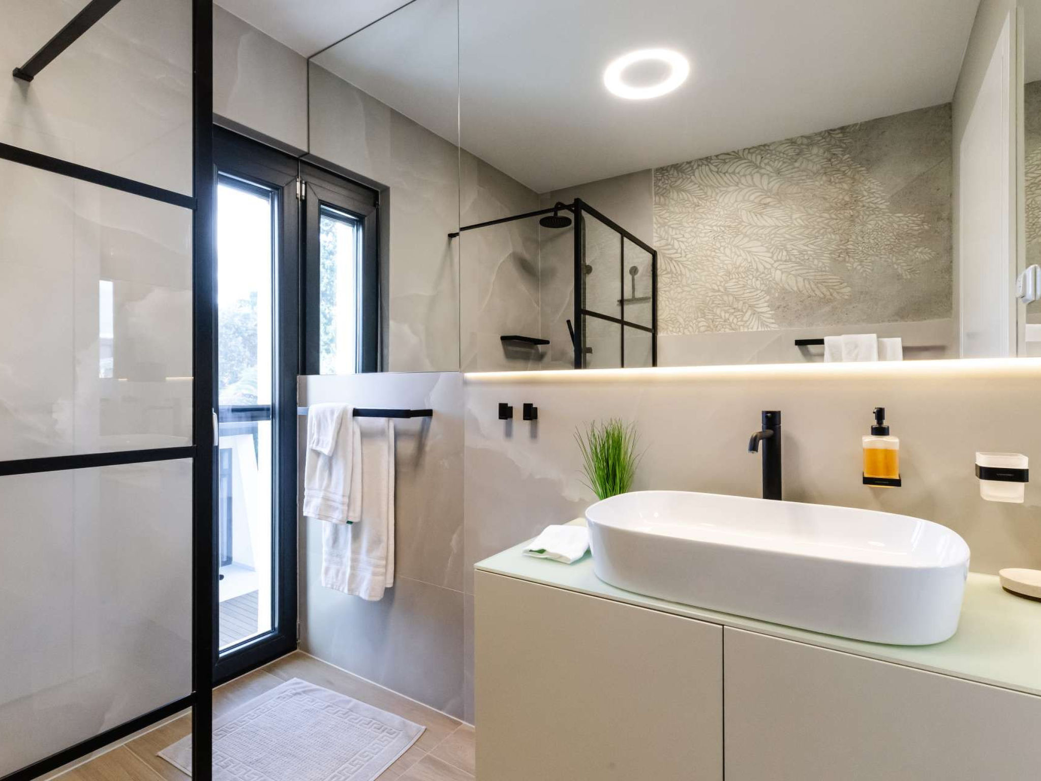 Luxury Villa Positiva with heated pool - Binnen