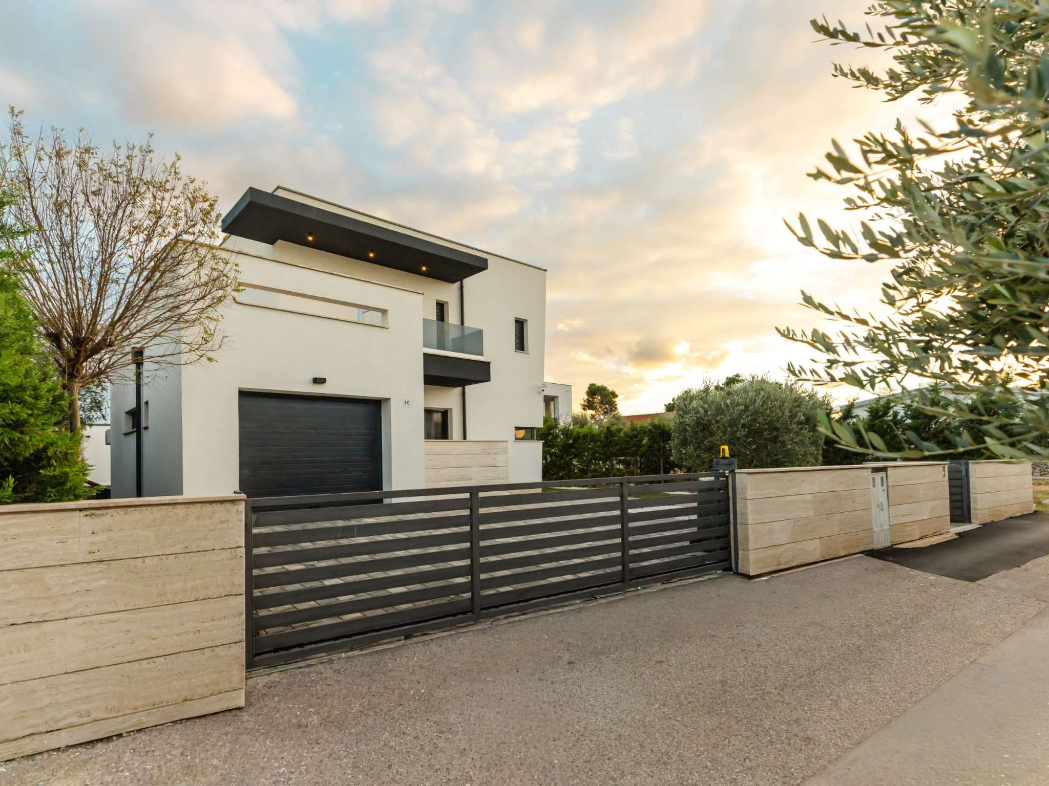 Luxury Villa Positiva with heated pool - Buiten