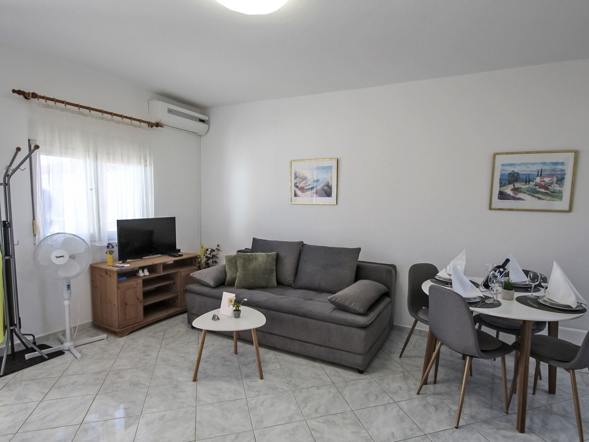 Apartment with heated pool on island Vir - Drinnen
