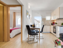 Tramonto: Appartement aan zee op 20m van het strand op Vir - thumbnail 4