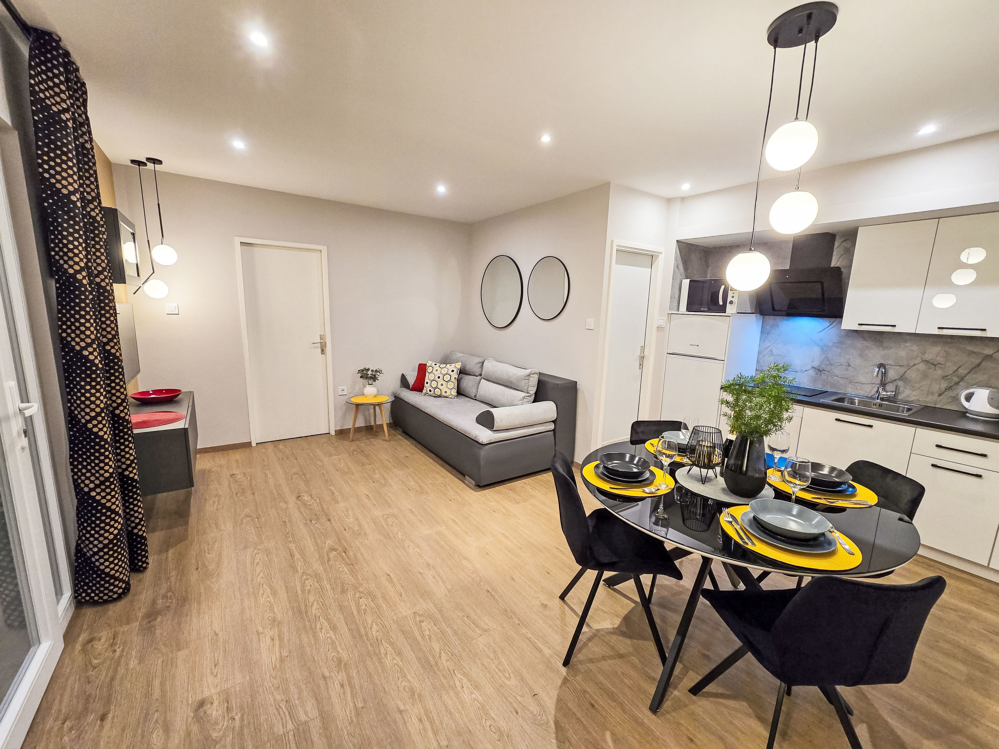 Kitchen / Dining Room