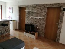 Frisse begane grondwoning met terras op 300m van zee in Vir - thumbnail 2