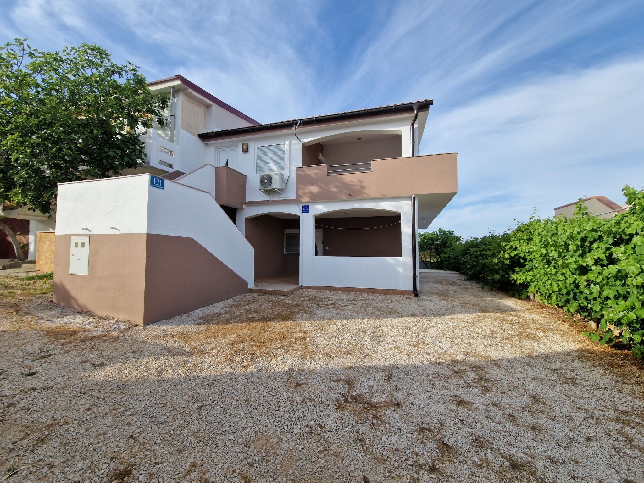 Gemütliche Erdgeschosswohnung Ema mit Terrasse-Image-tags.info