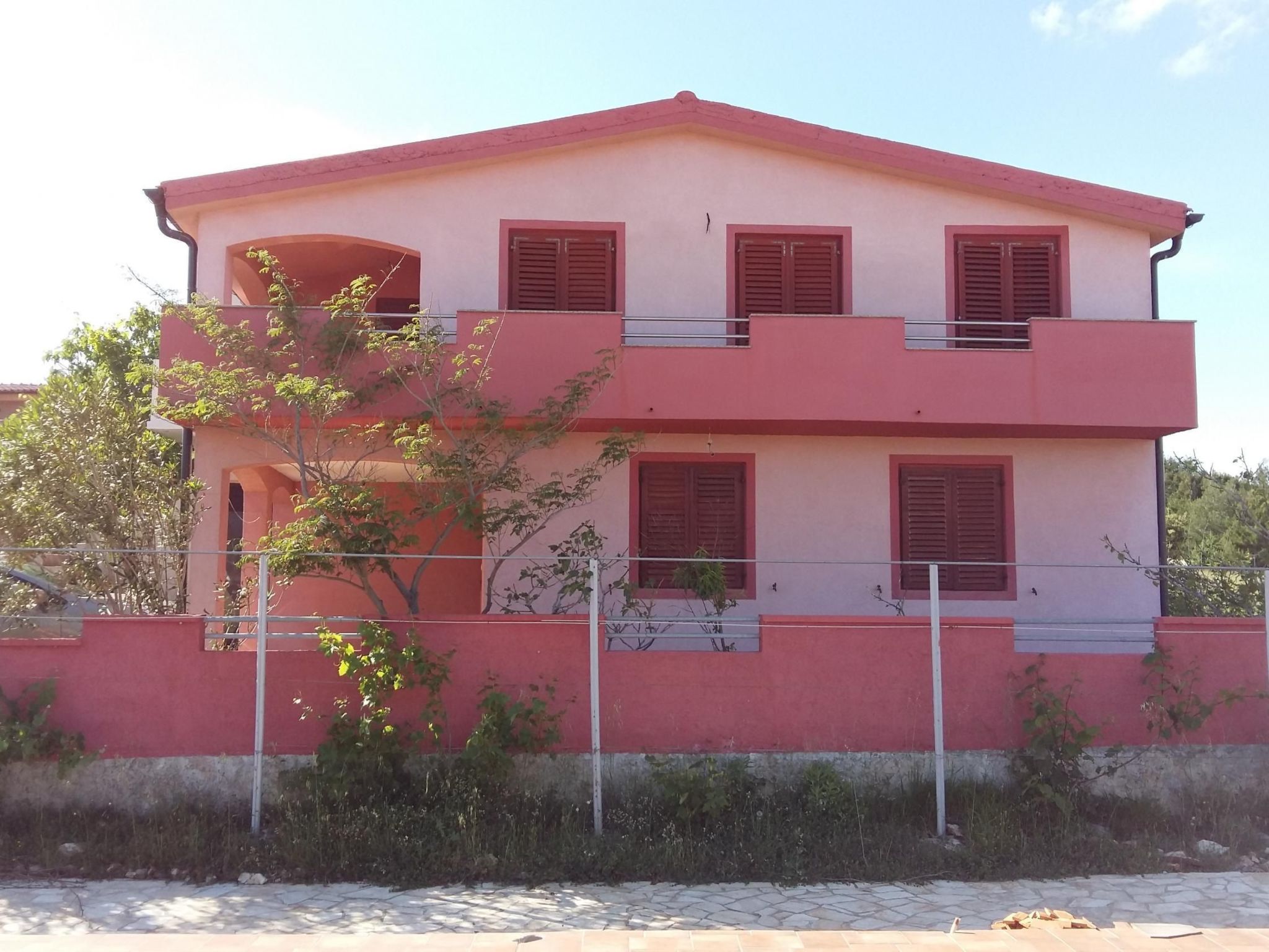 Ema erste Etage mit offener Terrasse-Binnen