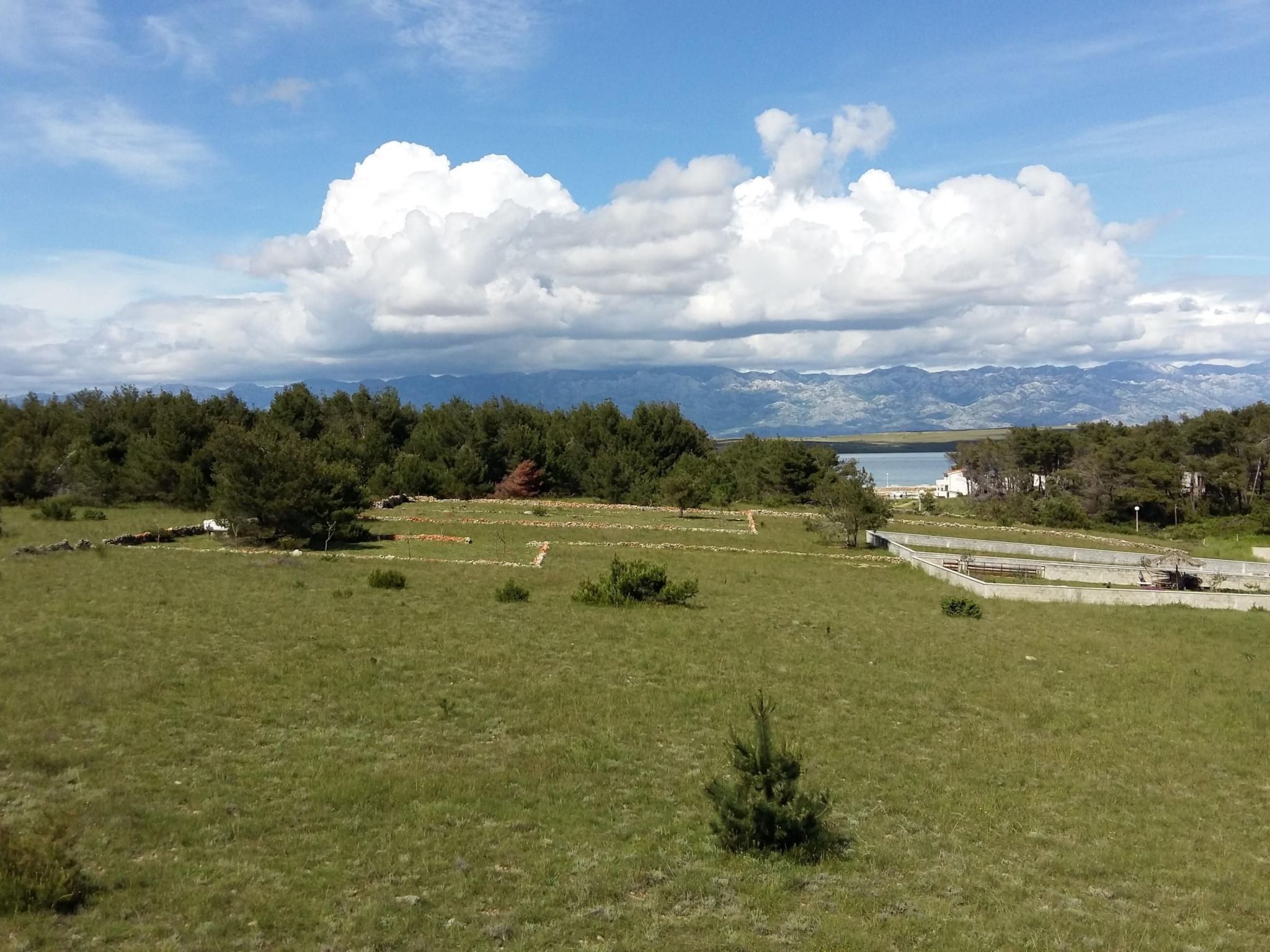 Ema erste Etage mit offener Terrasse-Binnen