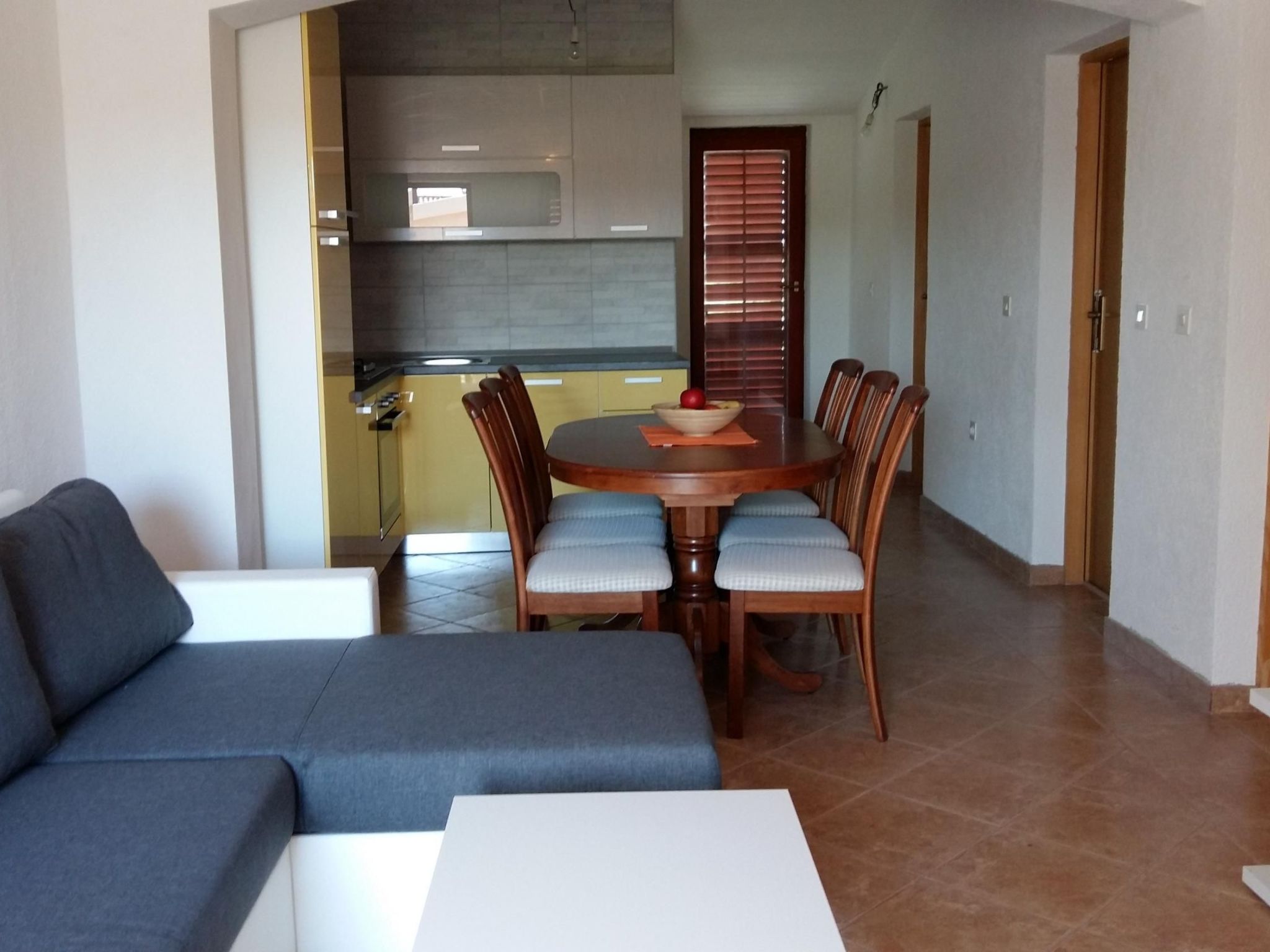 Ema erste Etage mit offener Terrasse-Binnen