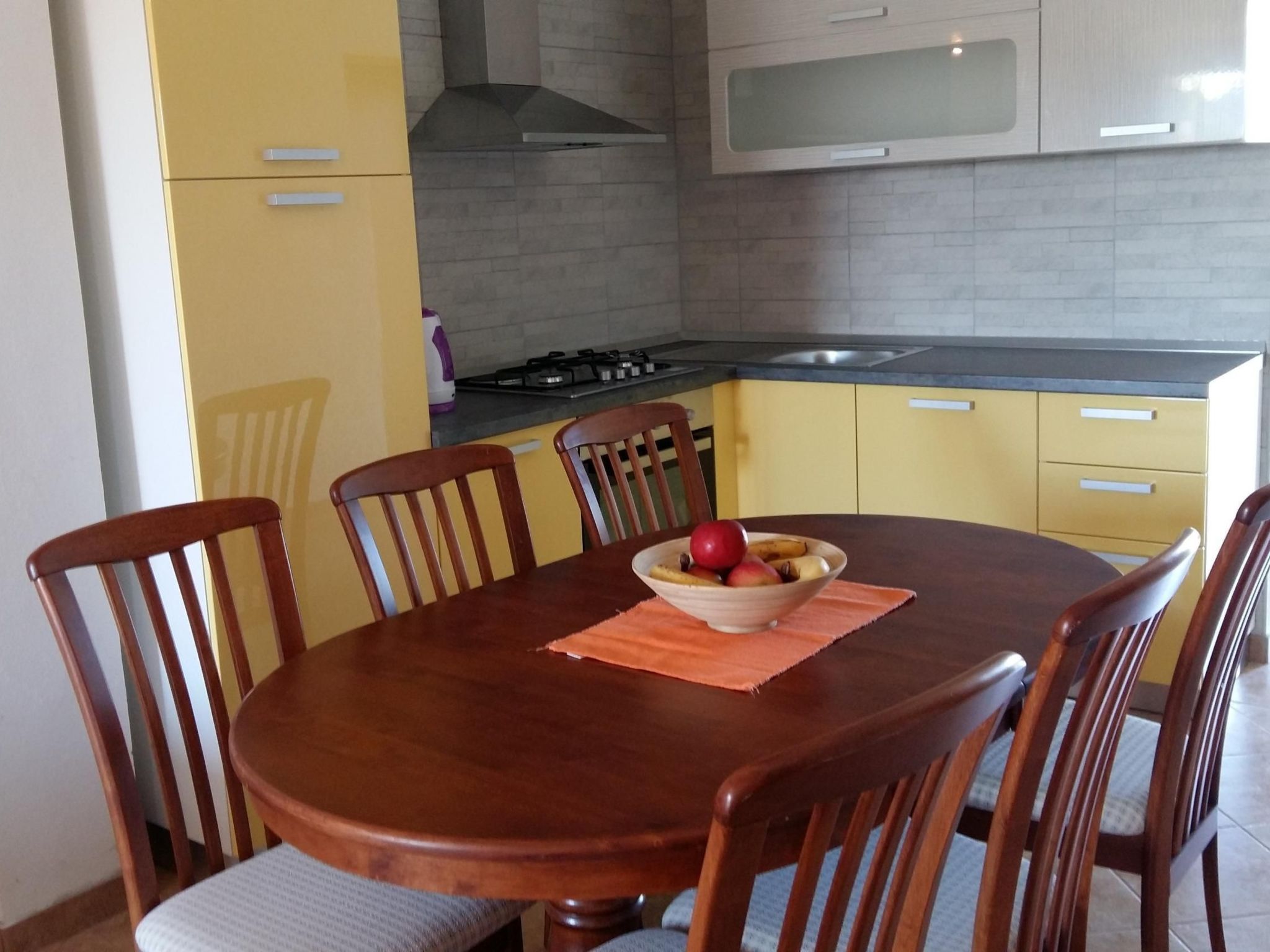 Ema erste Etage mit offener Terrasse-Binnen