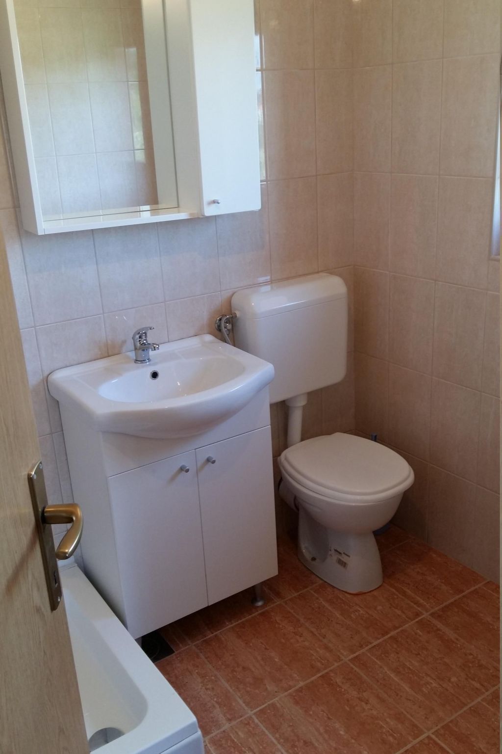 Ema erste Etage mit offener Terrasse-Binnen