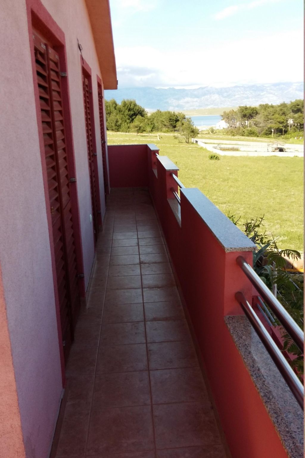 Ema erste Etage mit offener Terrasse-Binnen