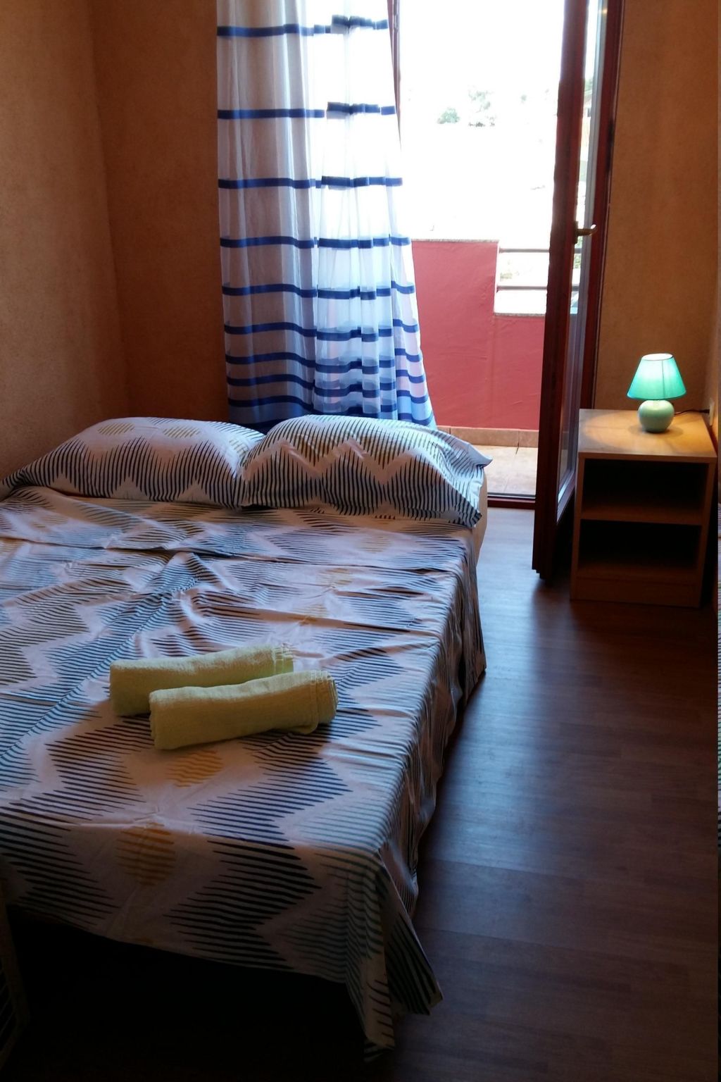 Ema erste Etage mit offener Terrasse-Binnen