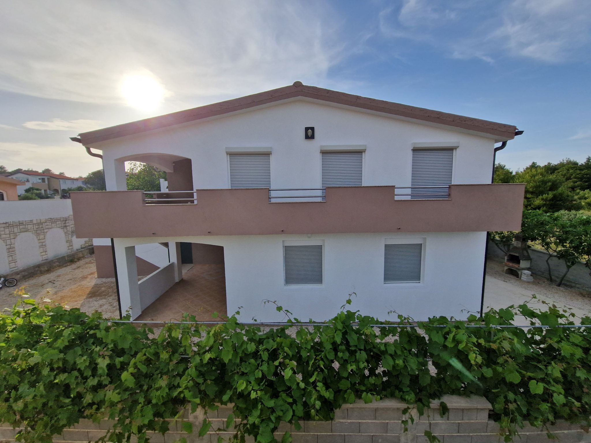 Ema erste Etage mit offener Terrasse-Binnen