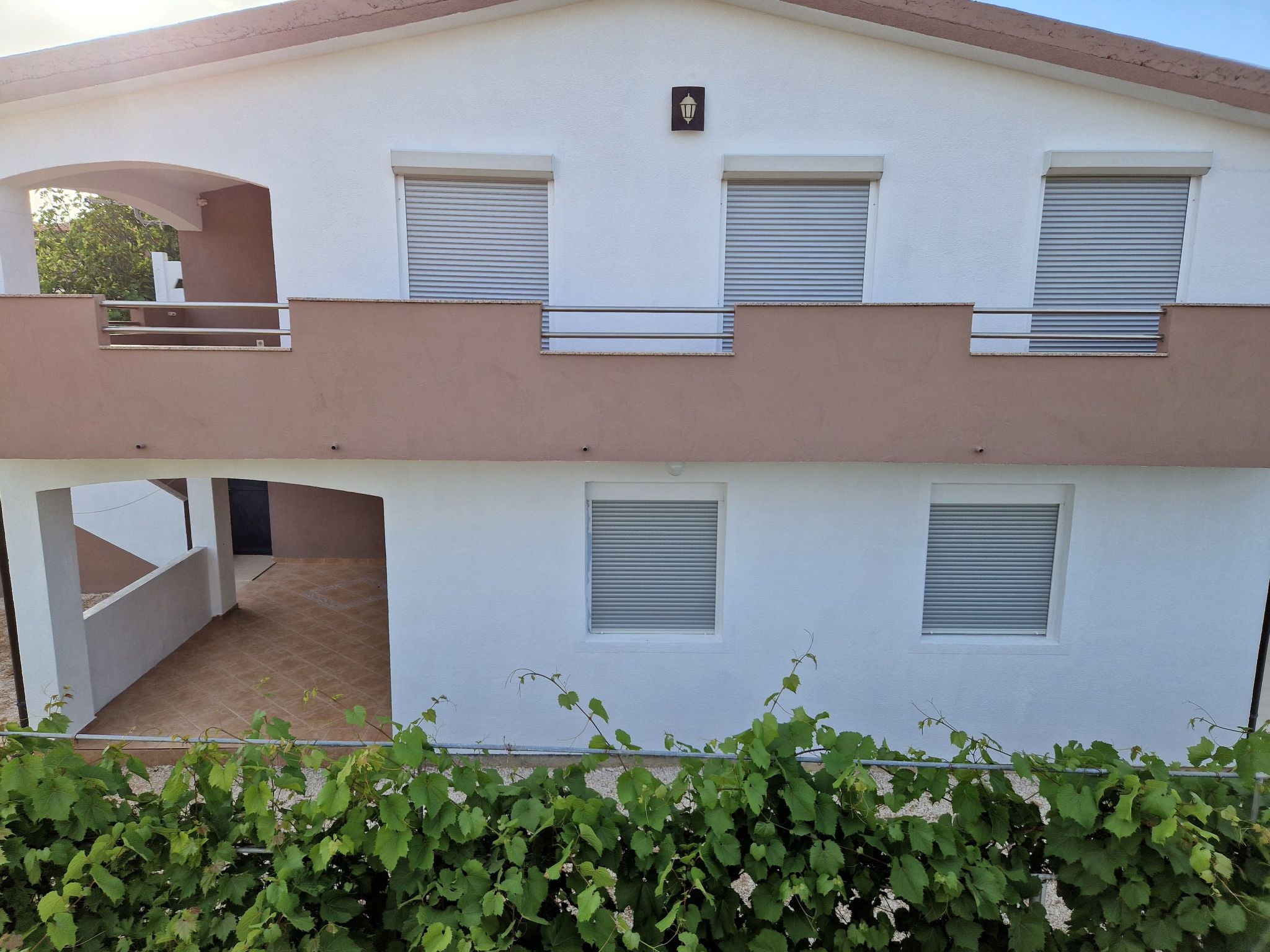 Ema erste Etage mit offener Terrasse-Binnen