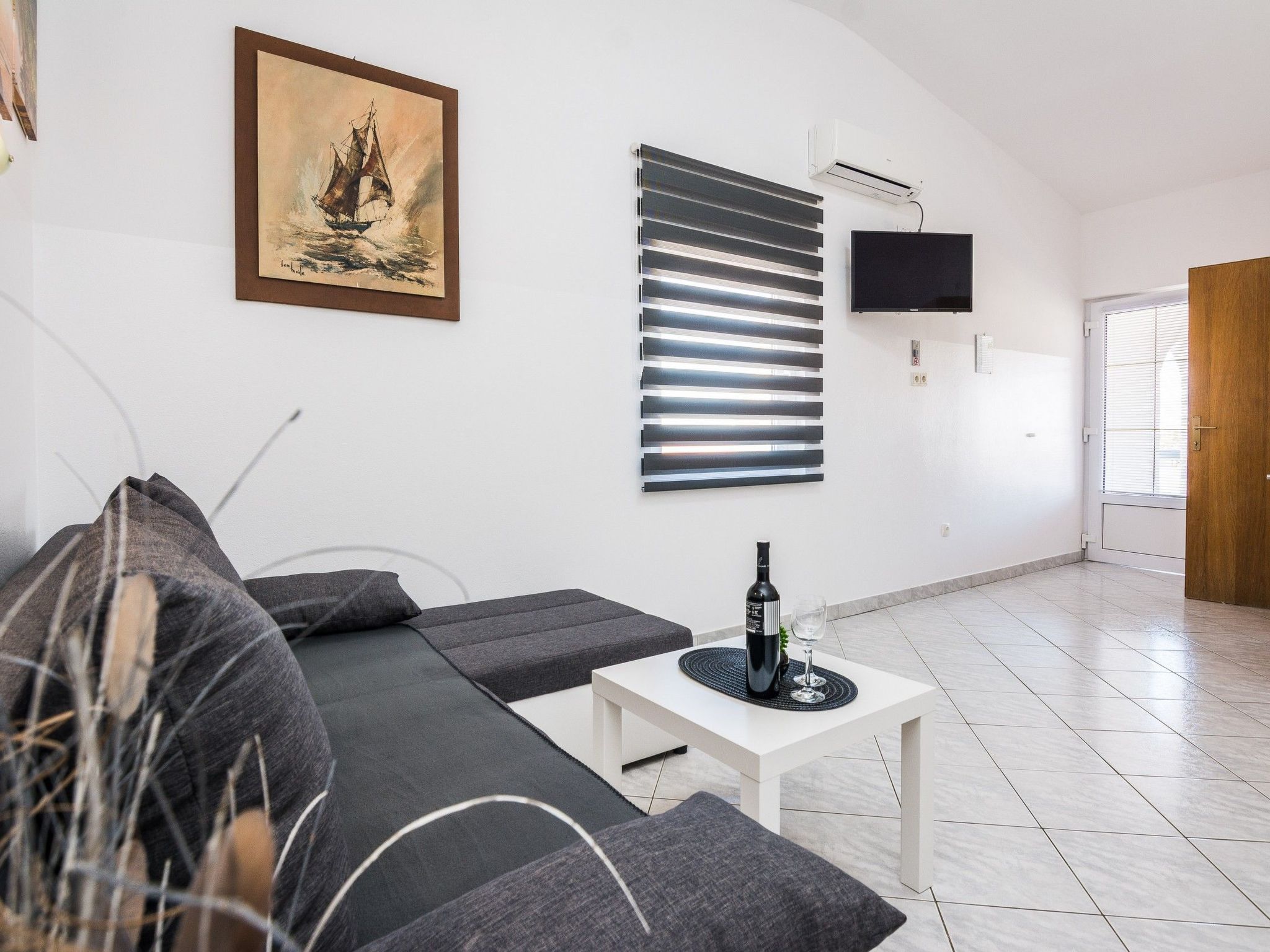 Apartment Skundric 4-Image-tags.info