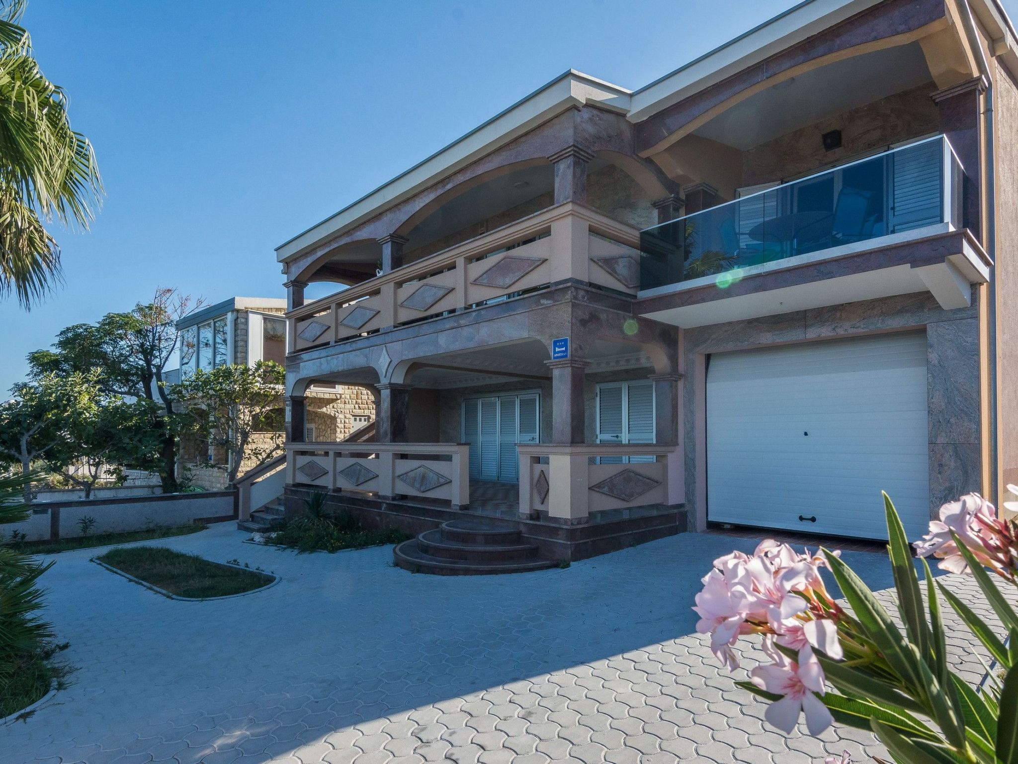 Apartment Weiss 1-Image-tags.info