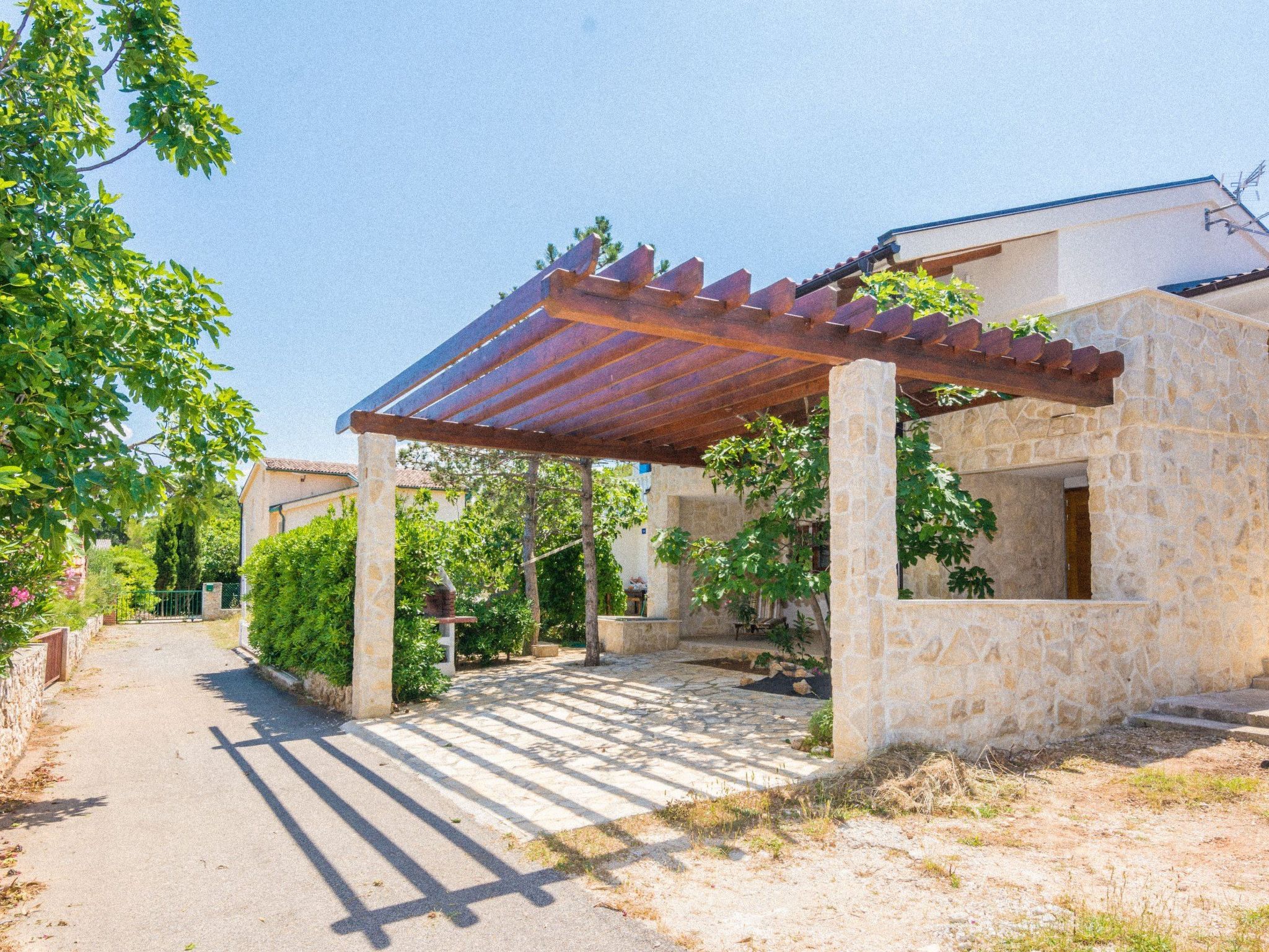 Apartment Malcic 2-Image-tags.info