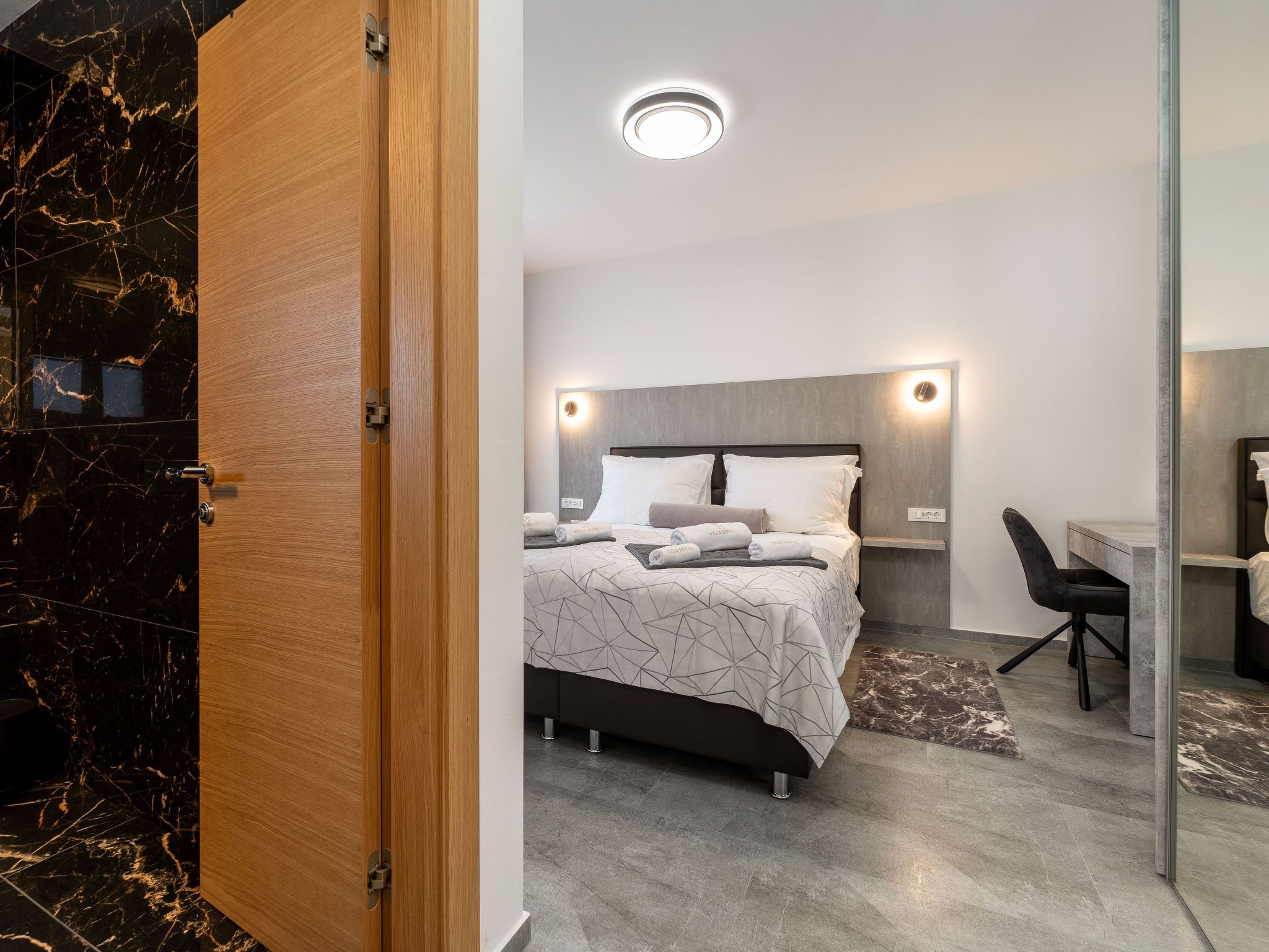 Apartment Royal 2-Image-tags.info