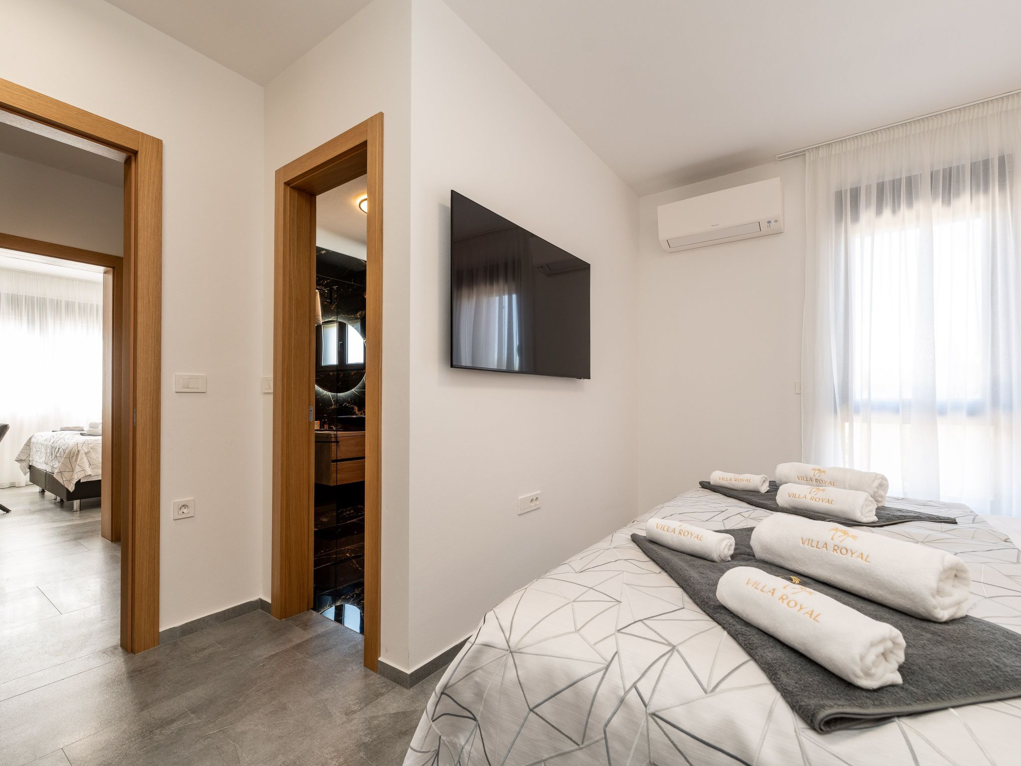 Apartment Royal 2-Image-tags.info