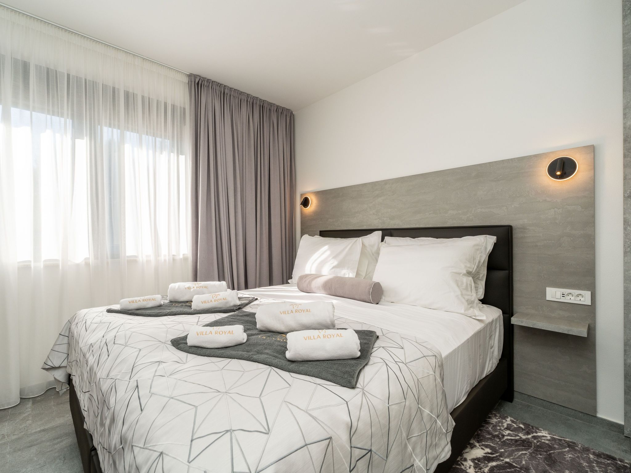 Apartment Royal 2-Image-tags.info