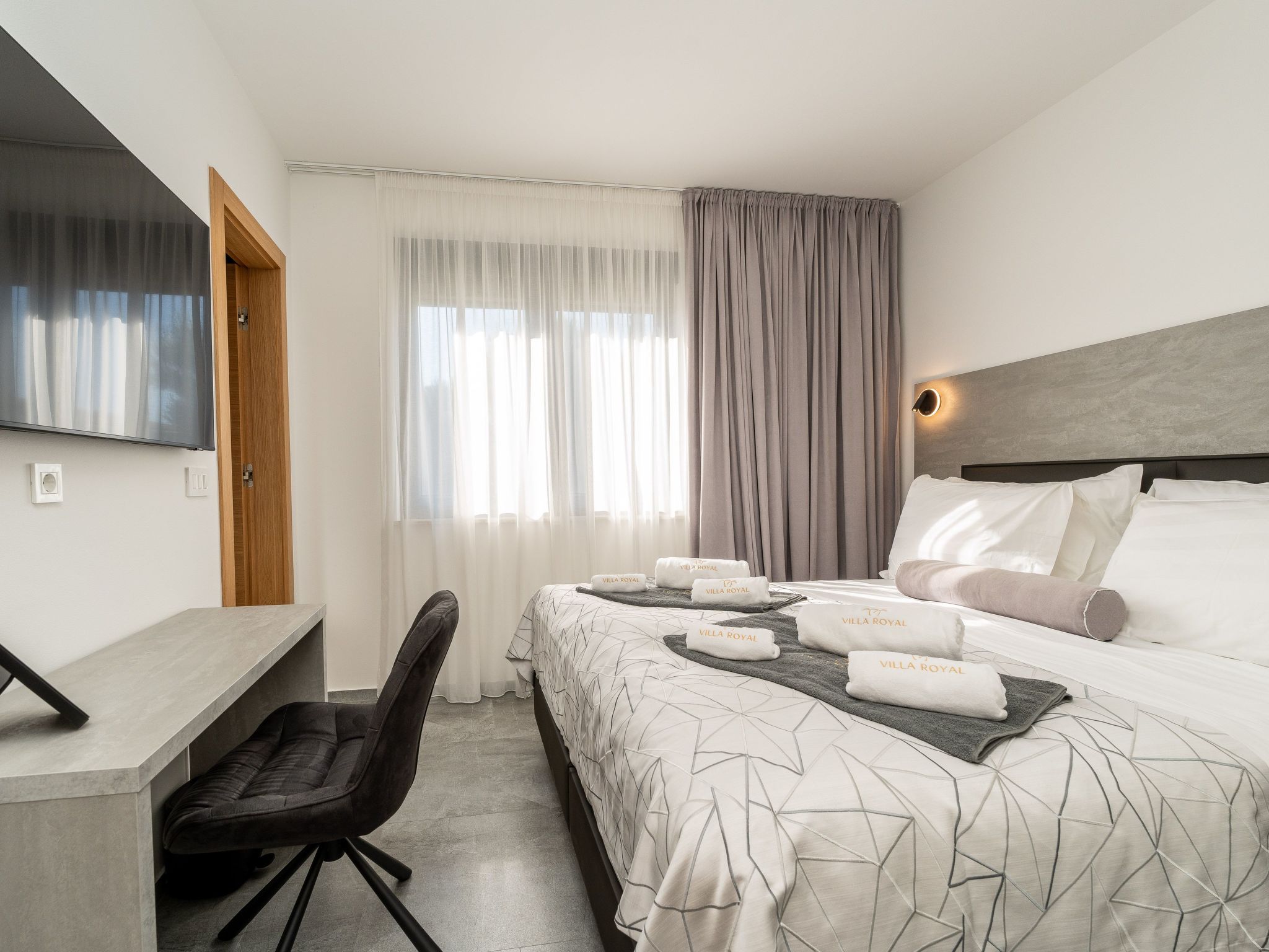 Apartment Royal 2-Image-tags.info