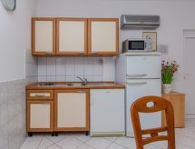 Knus appartement voor 2 op loopafstand van zee en centrum Vir - thumbnail 5