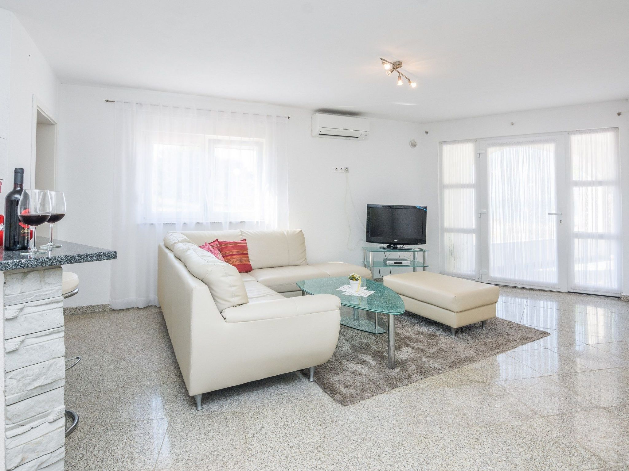 Apartment Andelic 2-Image-tags.info