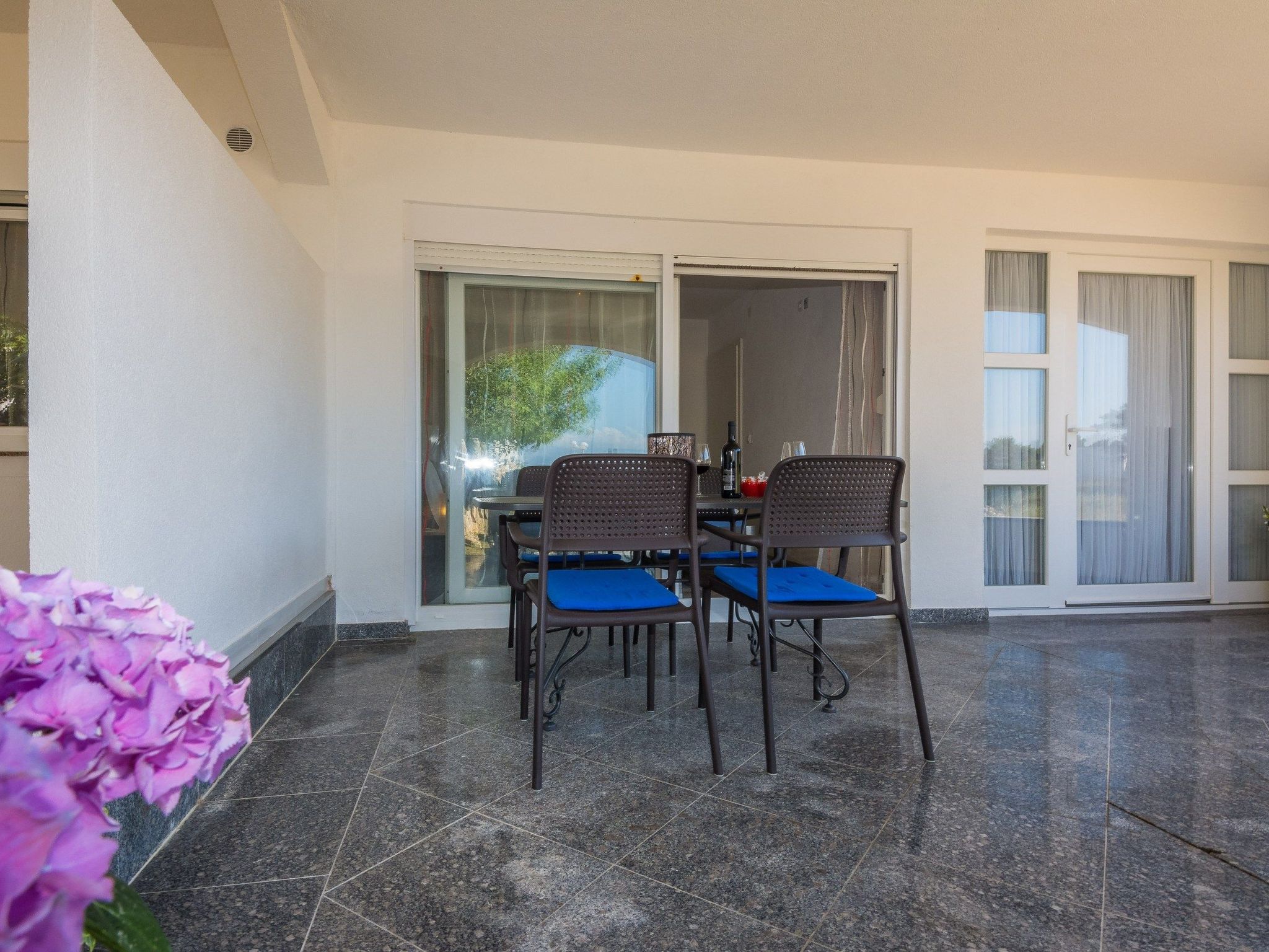 Apartment Andelic 2-Image-tags.info